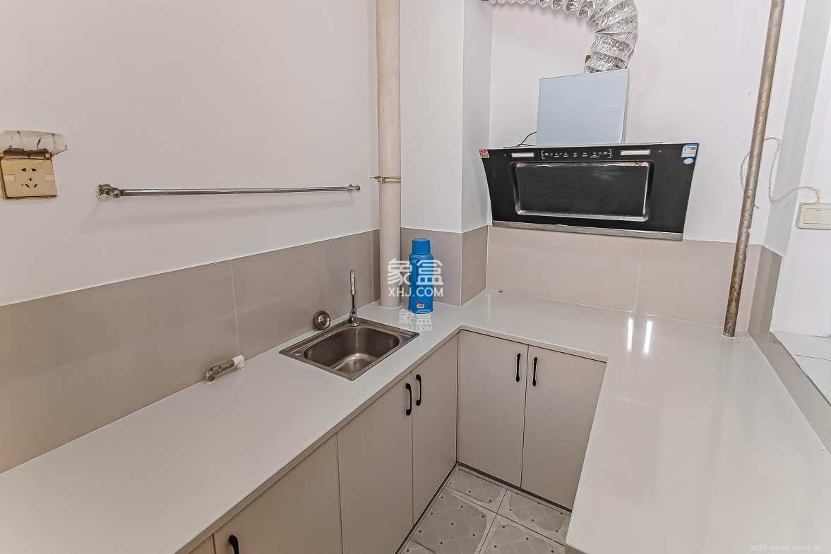 凯通国际城(凯通朝庭)  2室1厅1卫    56.0万 凯通国际城(凯通朝庭)  2室1厅1卫    56.0万厨房