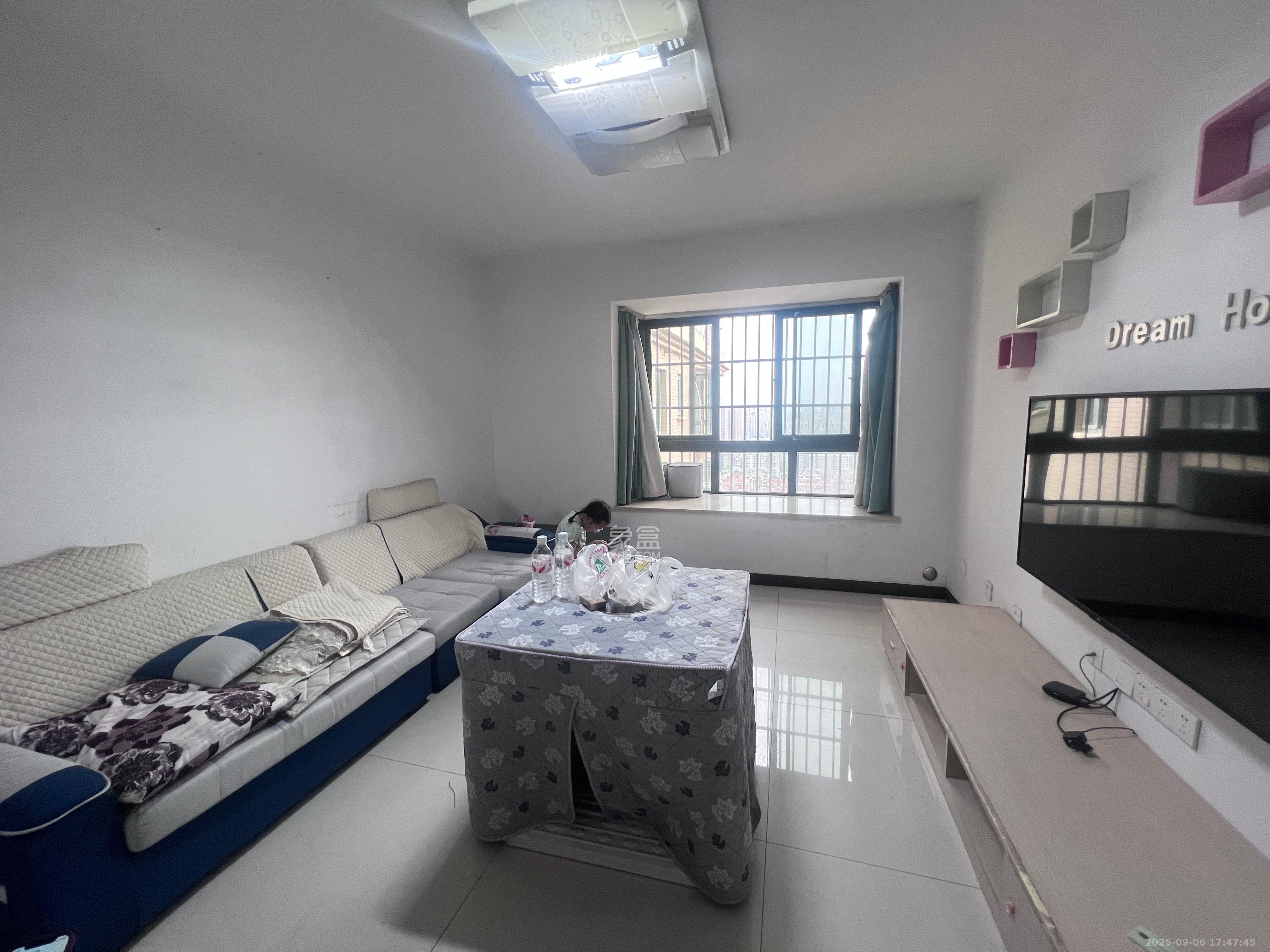 东玺门  3室2厅1卫    2300.0元/月 东玺门  3室2厅1卫    2300.0元/月室内图