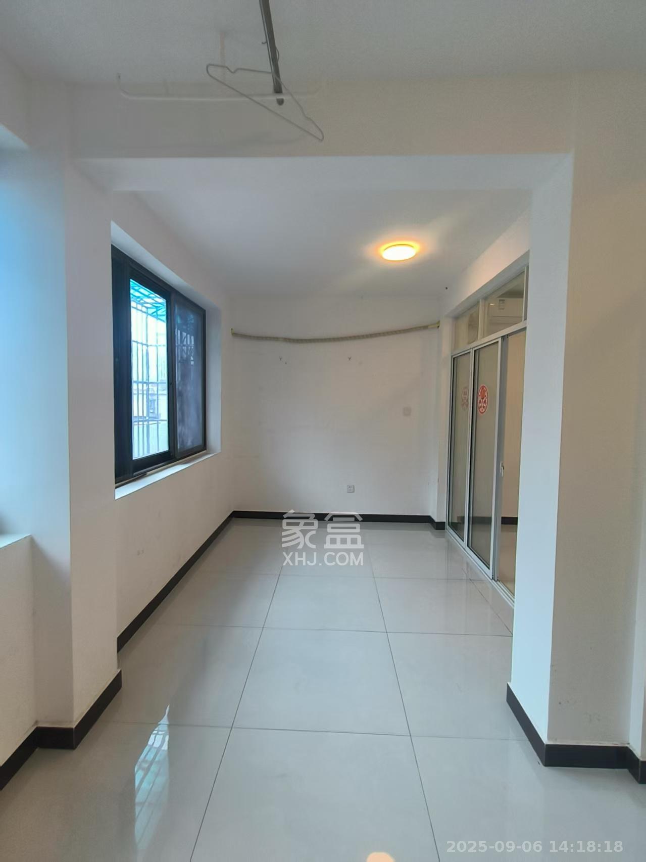 乔庄社区  3室1厅1卫    1900.0元/月室内图