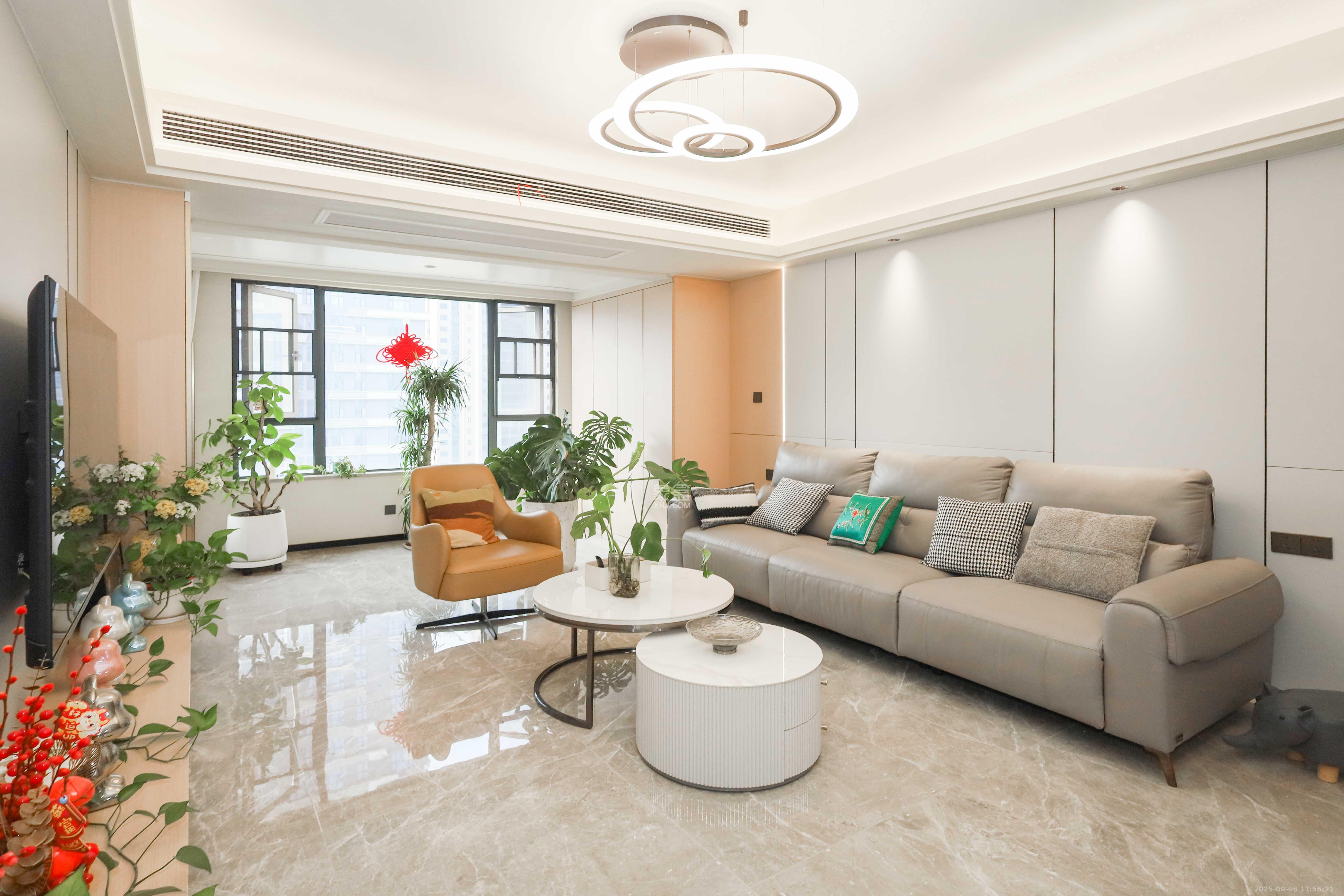 欣利梅溪左岸 4室2厅2卫 189.0万 欣利梅溪左岸 4室2厅2卫 189.0万客厅