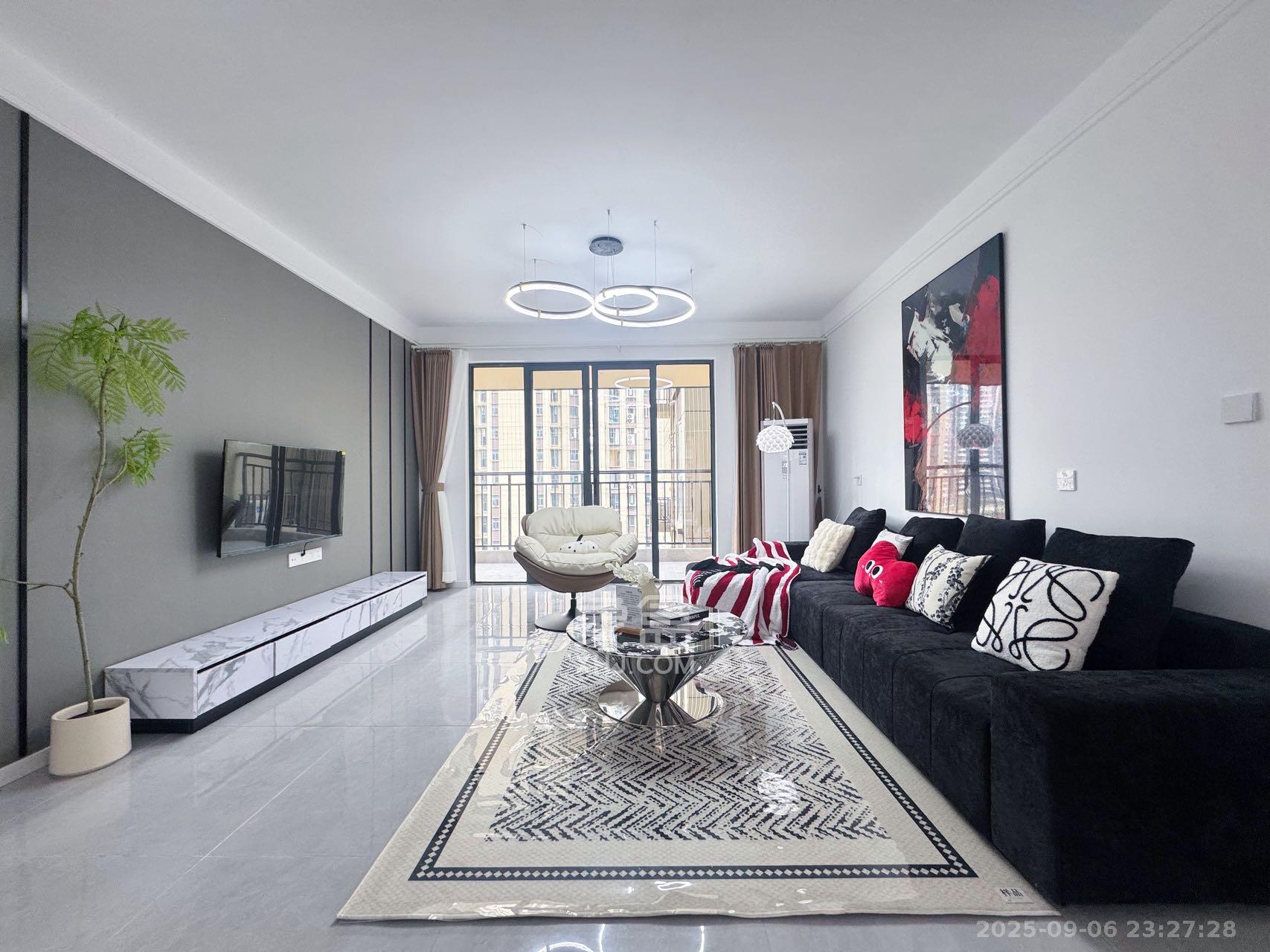 兴旺正佳广场(金石雅苑) 3室2厅1卫 3200.0元/月 兴旺正佳广场(金石雅苑) 3室2厅1卫 3200.0元/月室内图