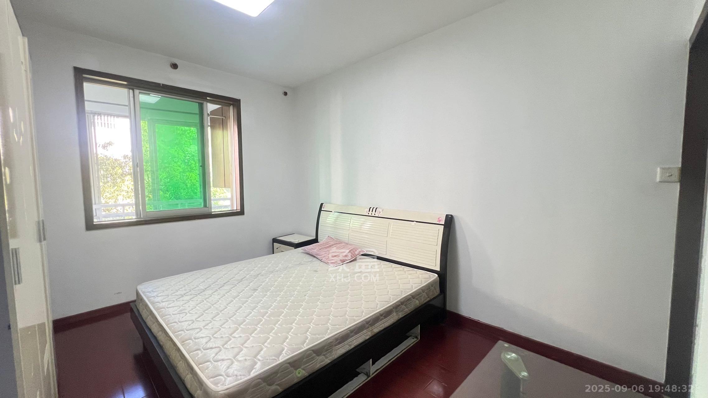 中南汽车世界  3室2厅2卫    1400.0元/月室内图