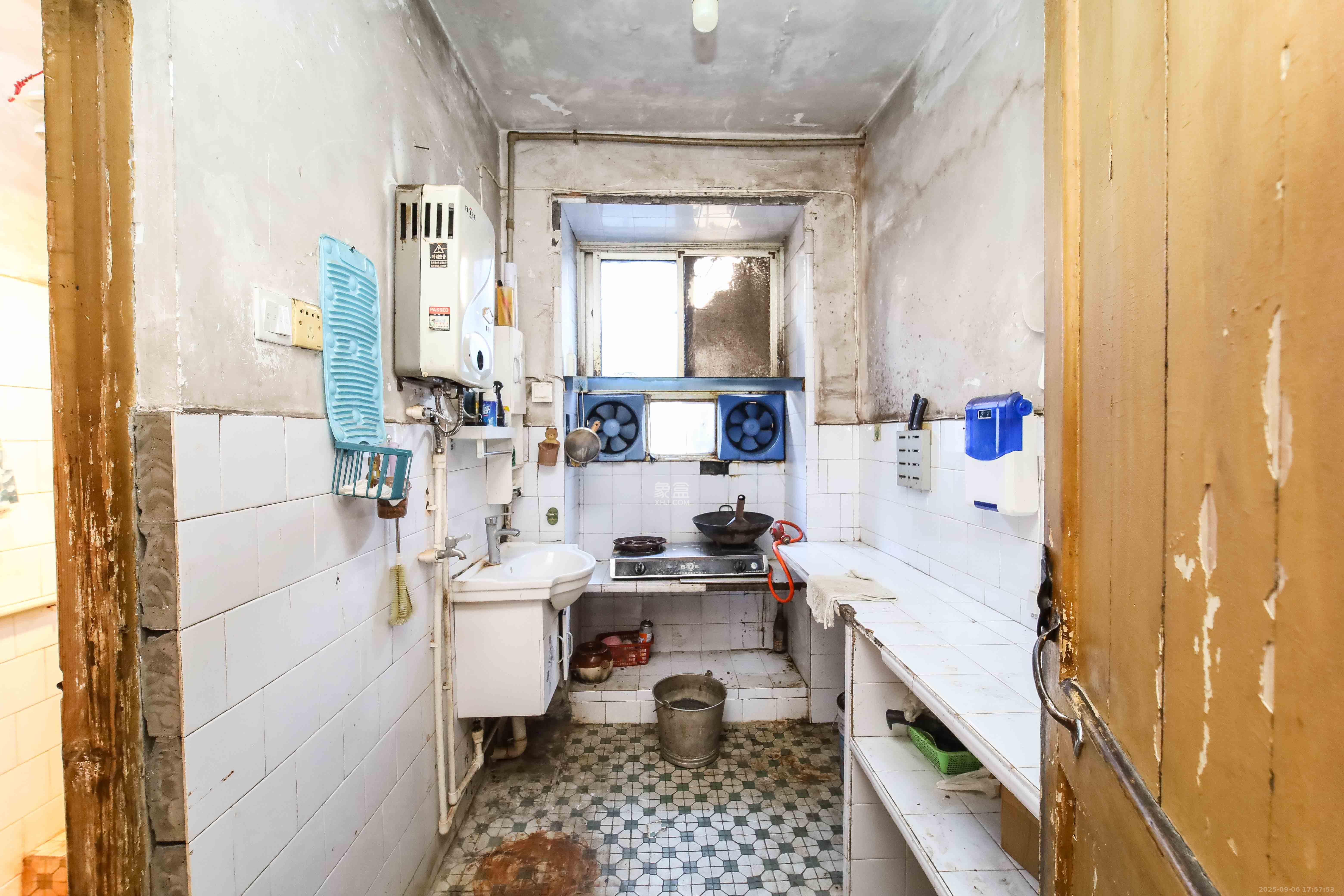 杨家山汽修厂宿舍  2室2厅1卫    32.0万 杨家山汽修厂宿舍  2室2厅1卫    32.0万厨房