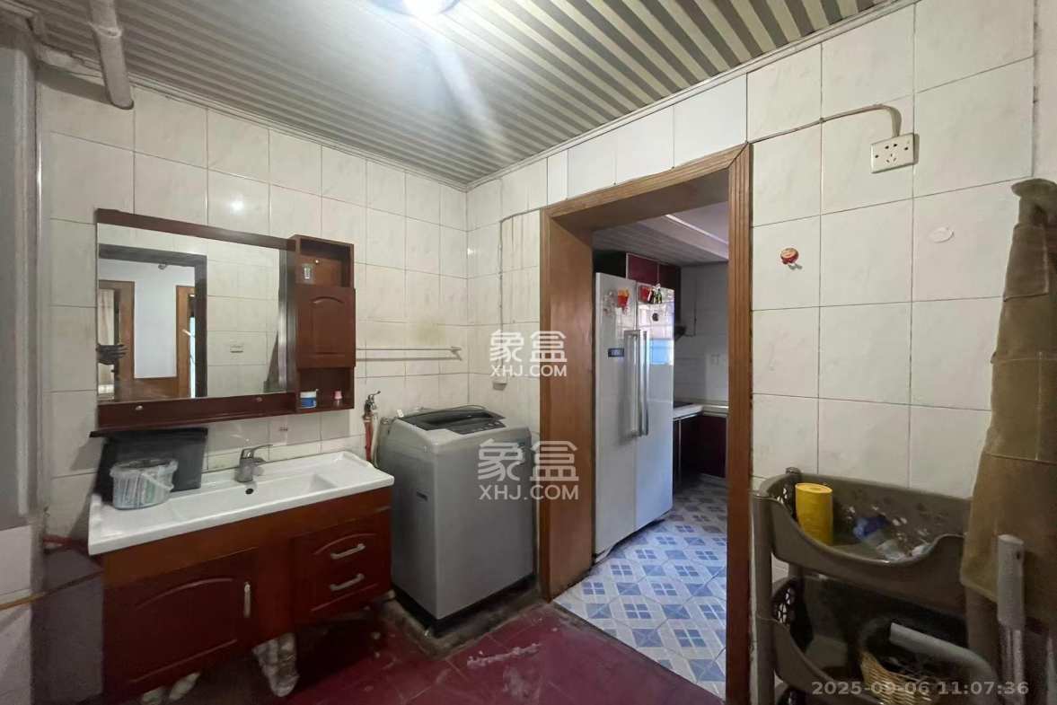 新运公寓  2室2厅1卫    2100.0元/月 新运公寓  2室2厅1卫    2100.0元/月室内图