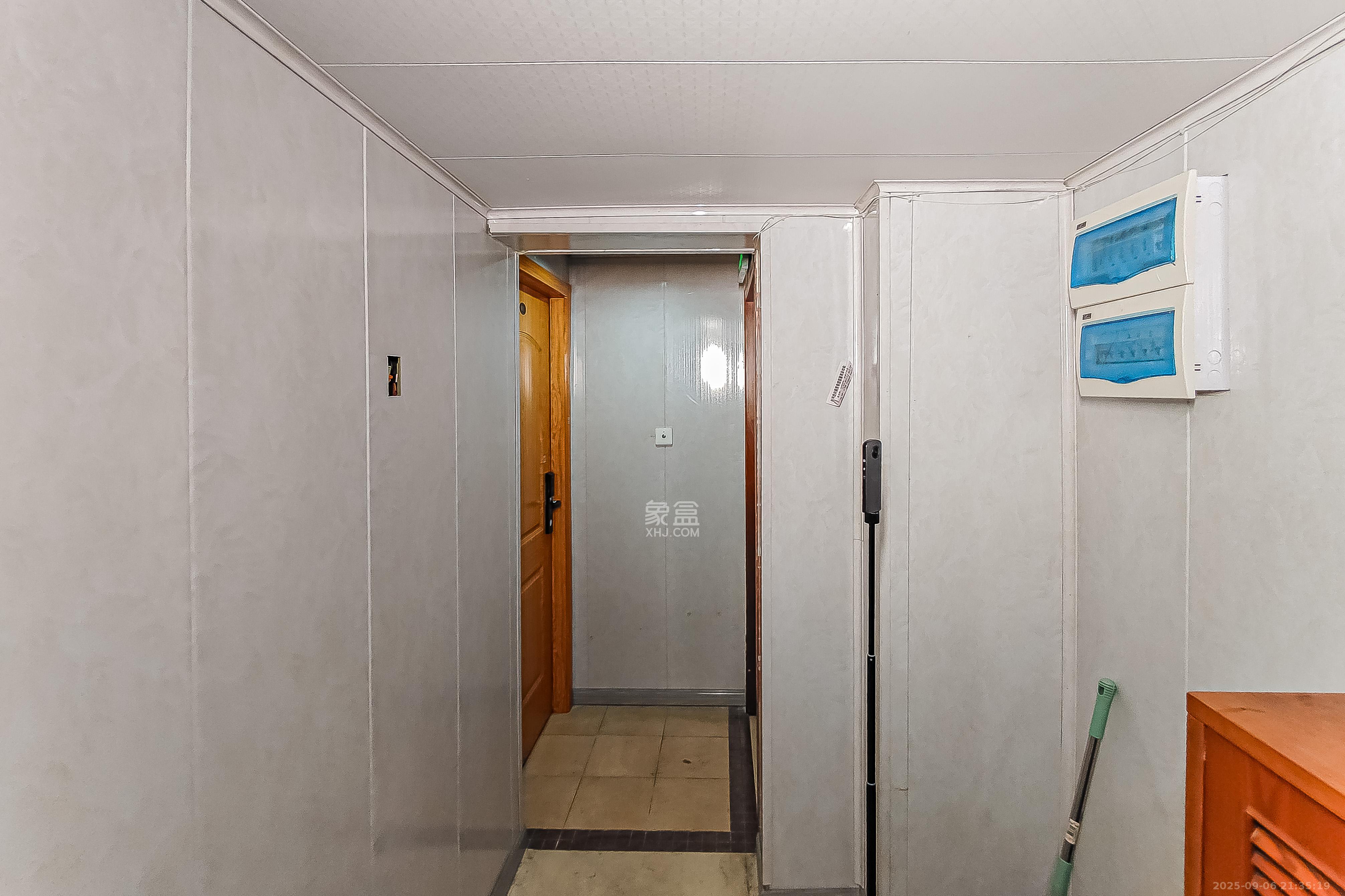 新芙蓉之都  3室2厅2卫    105.0万 新芙蓉之都  3室2厅2卫    105.0万客厅