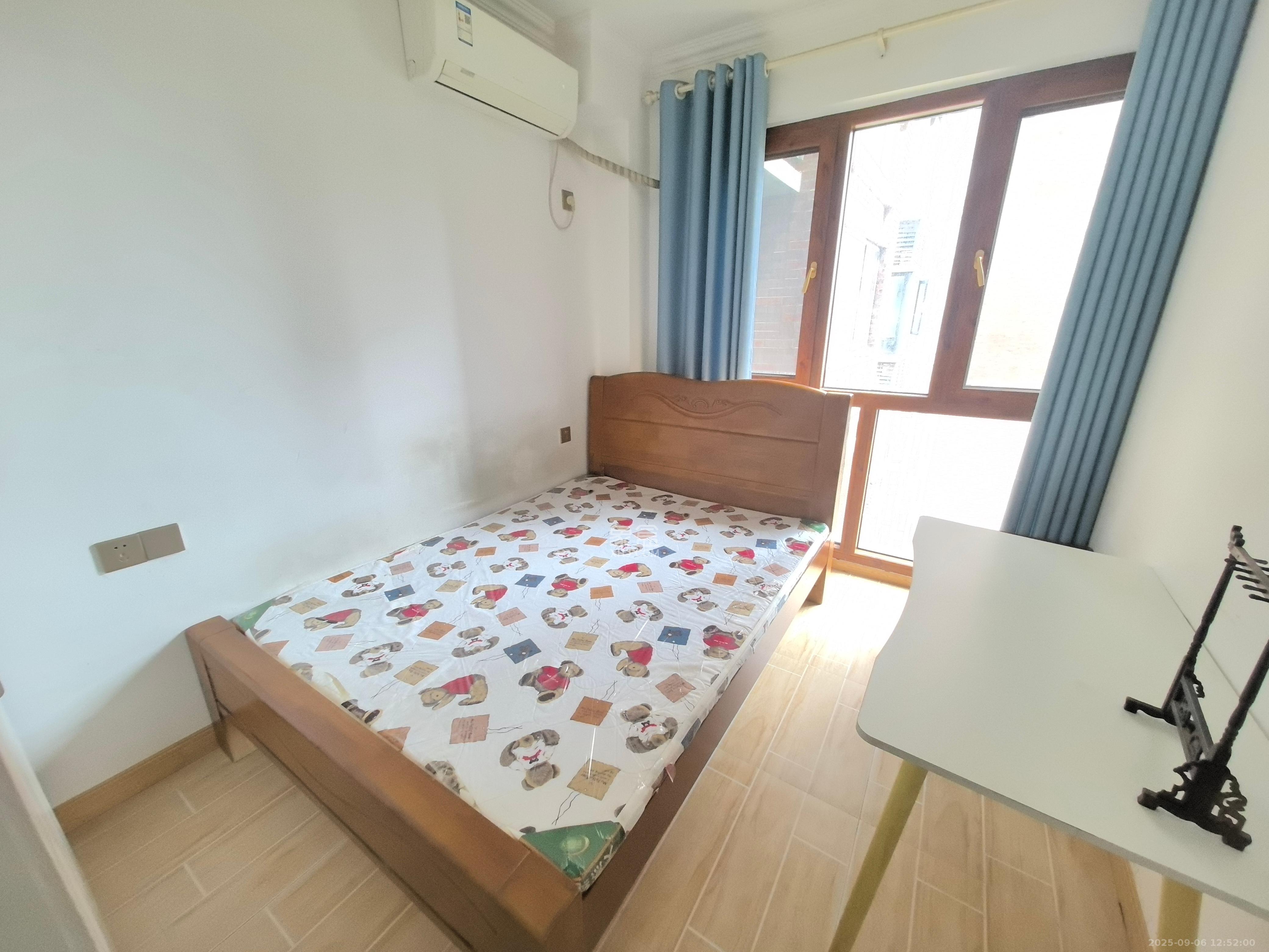 半山壹号  3室2厅2卫    2600.0元/月 半山壹号  3室2厅2卫    2600.0元/月室内图