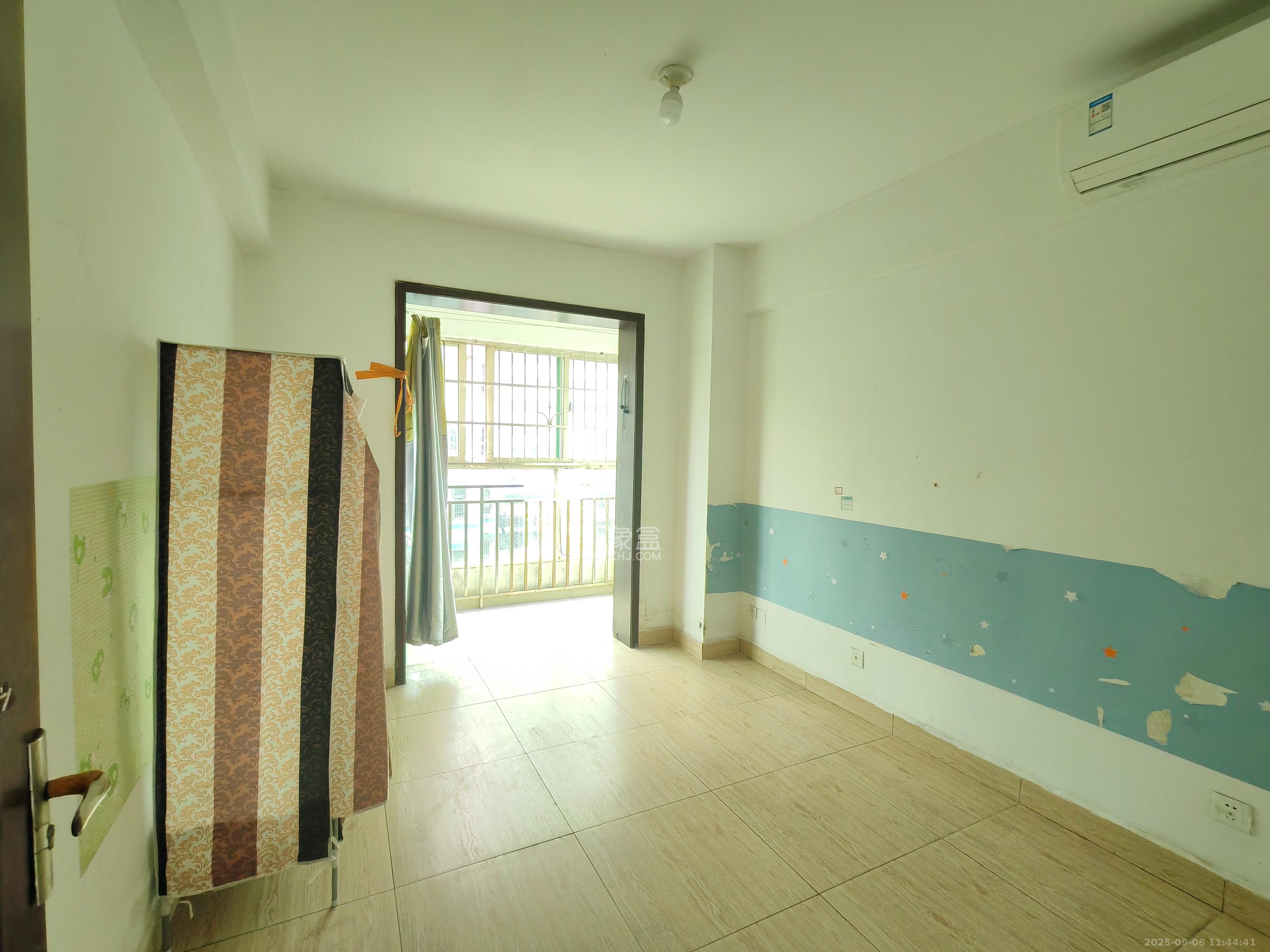 高桥财富大厦  3室2厅1卫    1900.0元/月 高桥财富大厦  3室2厅1卫    1900.0元/月室内图