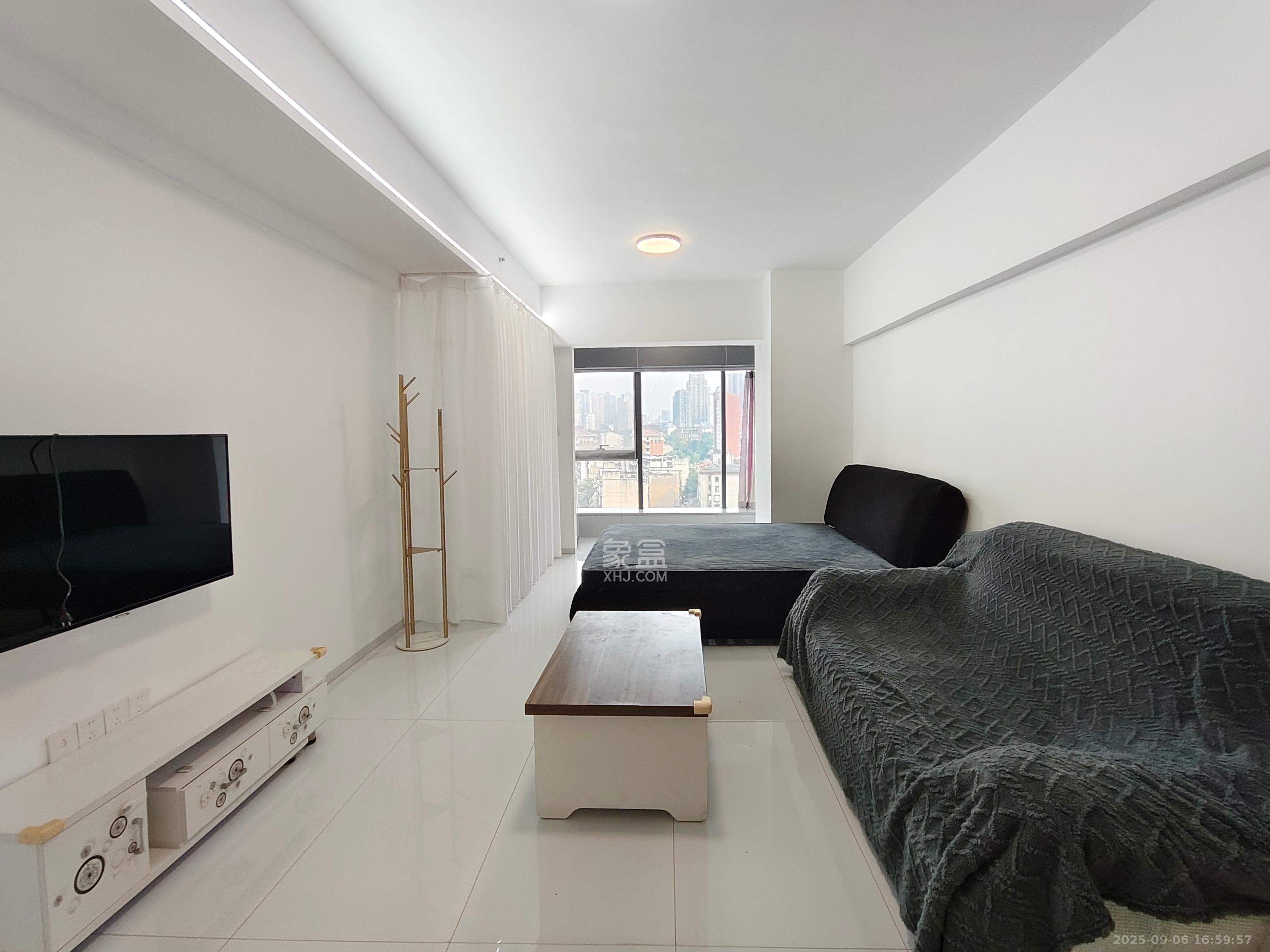 东怡外国（南湖一号)  1室1厅1卫    1800.0元/月室内图