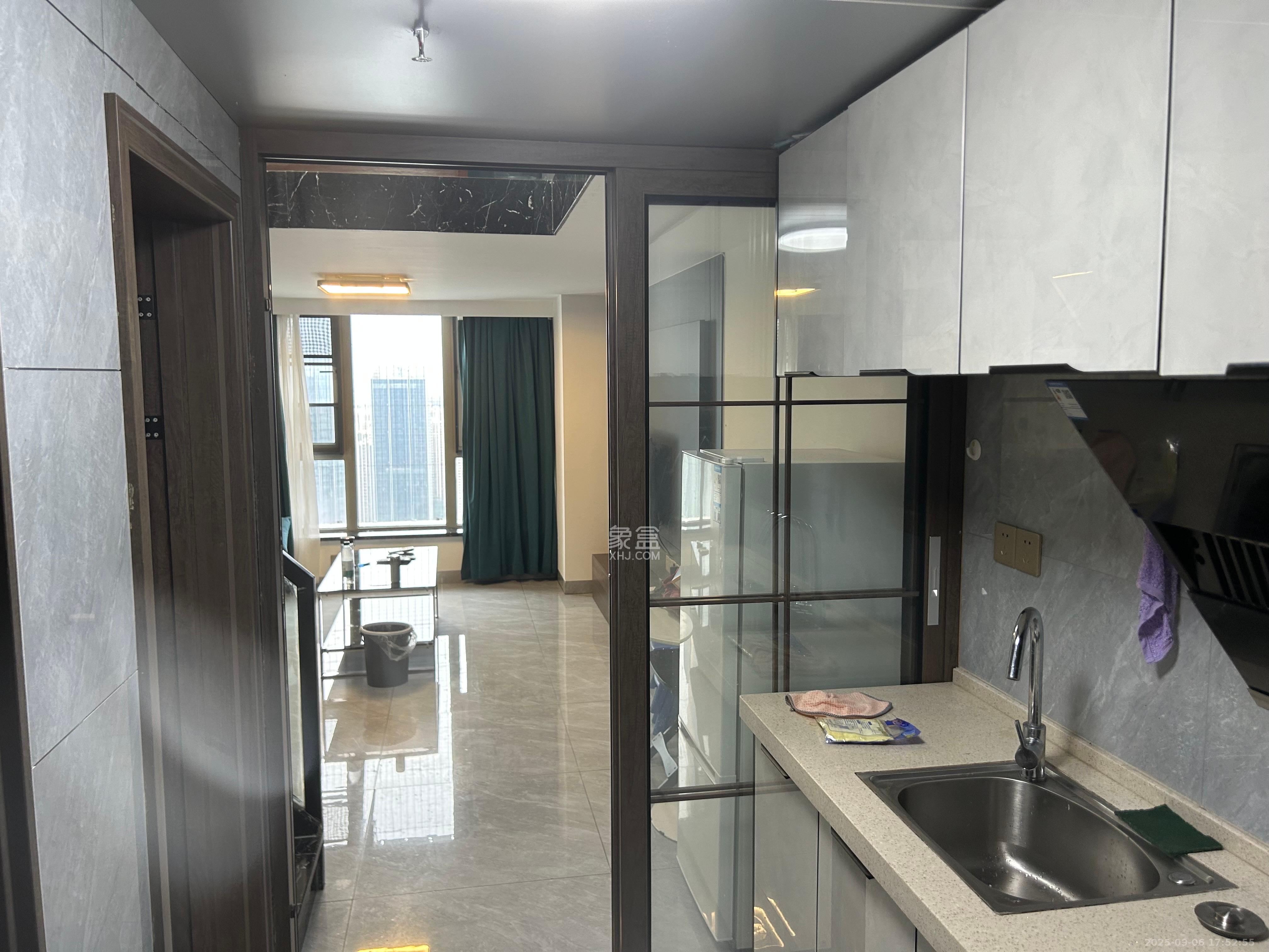 梅溪湖金茂湾  2室2厅2卫    2150.0元/月 梅溪湖金茂湾  2室2厅2卫    2150.0元/月