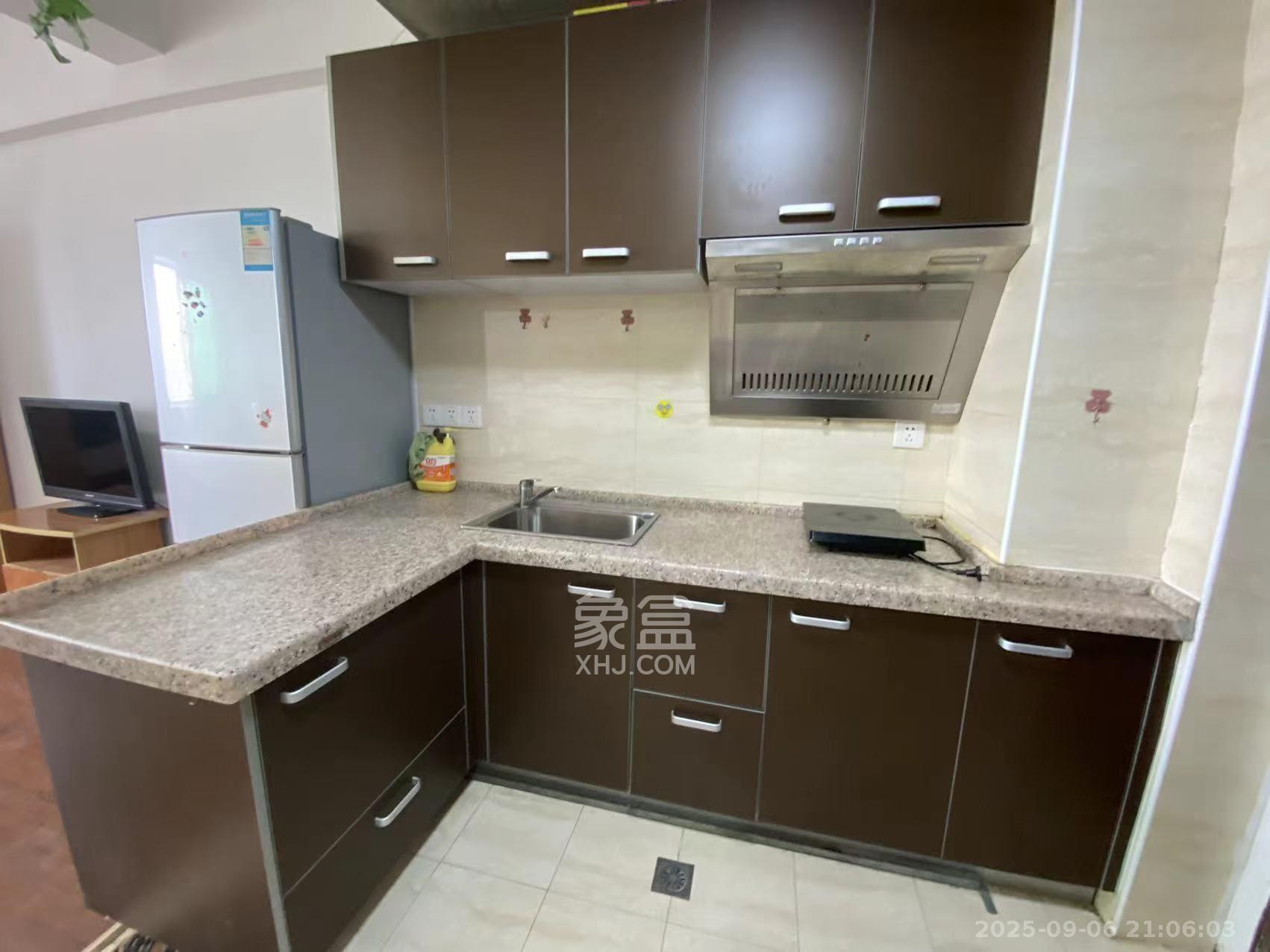 上城星座  1室1厅1卫    1700.0元/月室内图