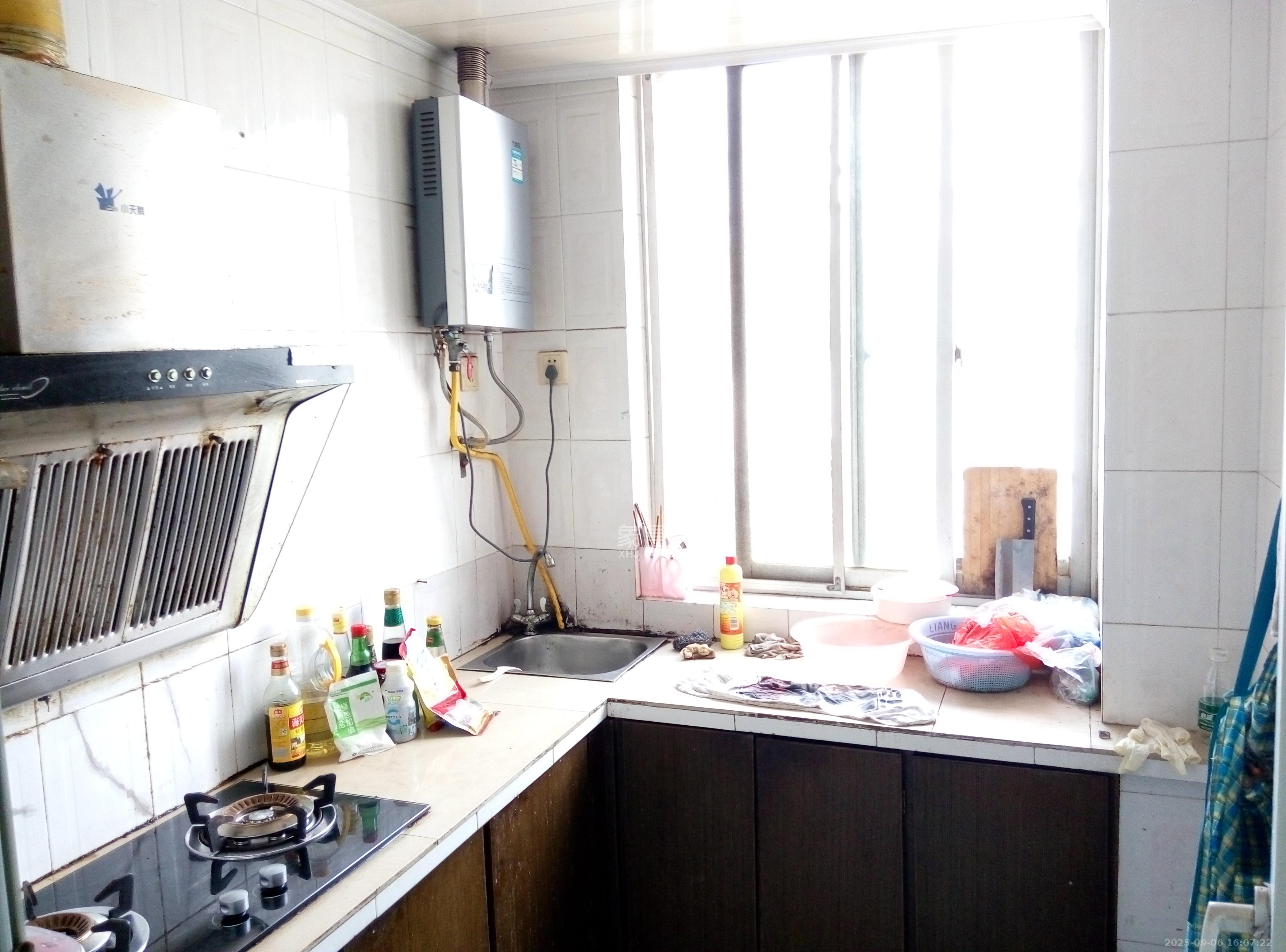 泰禹公馆  3室2厅1卫    2000.0元/月 泰禹公馆  3室2厅1卫    2000.0元/月室内图