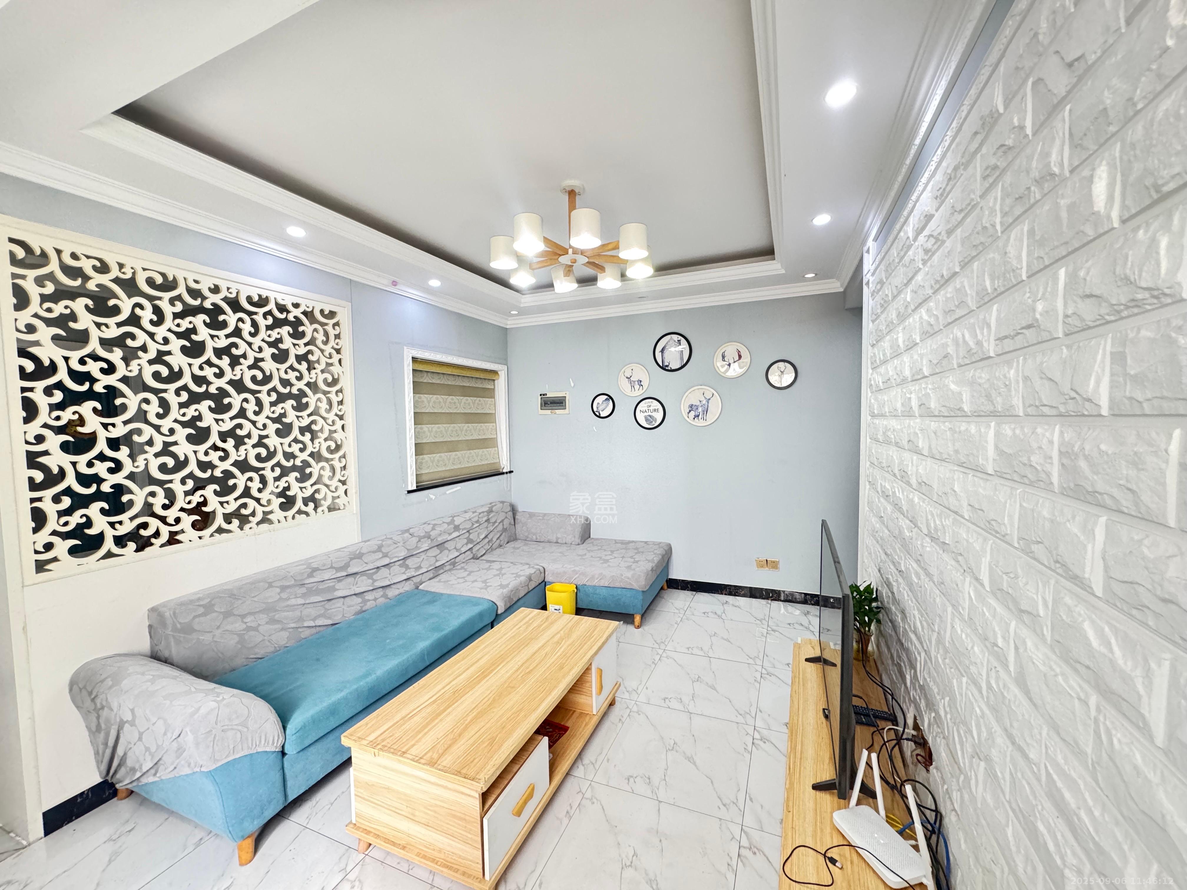 芙蓉蓉苑  2室1厅1卫    2500.0元/月 芙蓉蓉苑  2室1厅1卫    2500.0元/月室内图