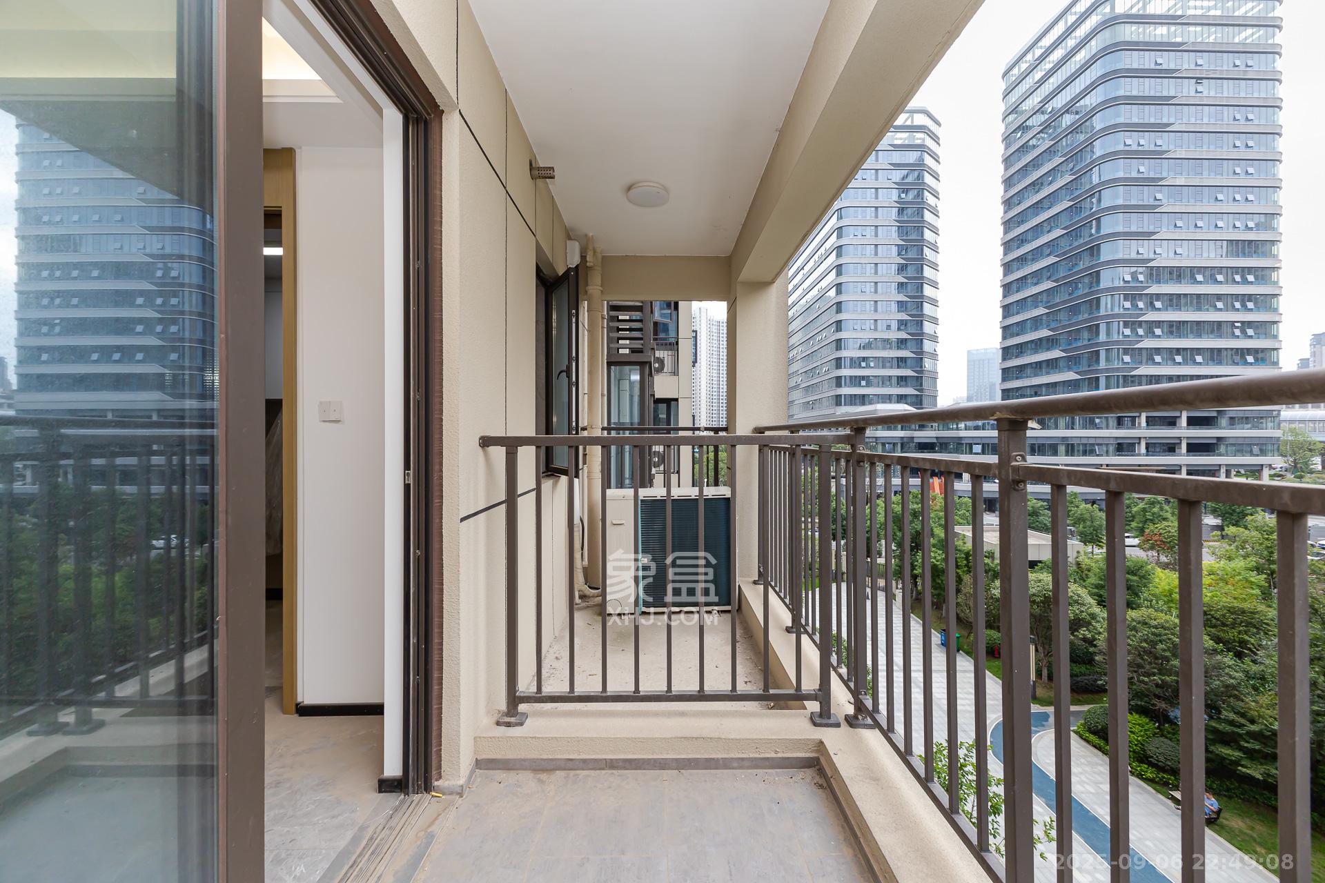 润和湘江天地天悦湾  4室2厅2卫    190.0万 润和湘江天地天悦湾  4室2厅2卫    190.0万阳台