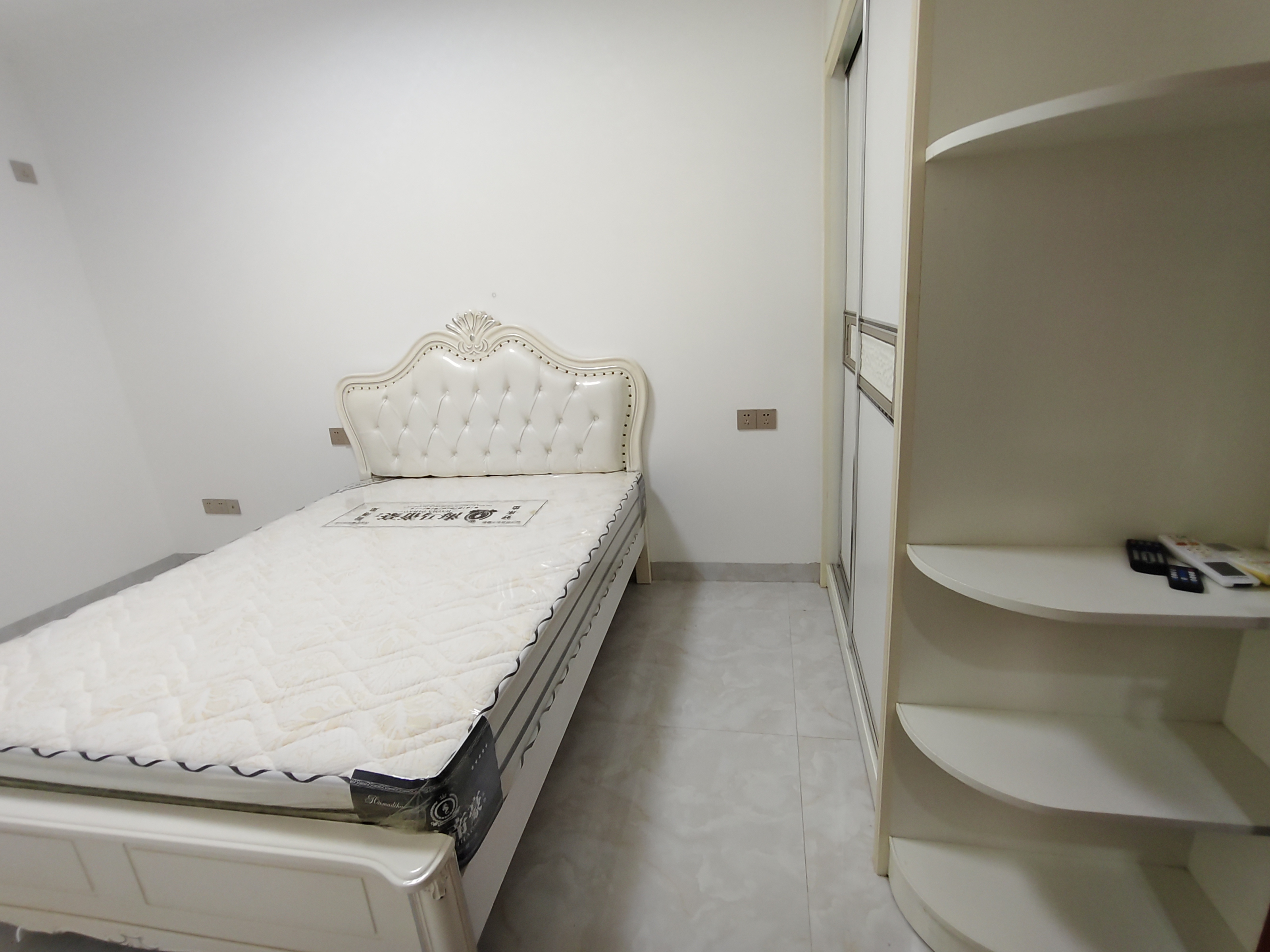 万景峰一期  3室2厅2卫    2800.0元/月 万景峰一期  3室2厅2卫    2800.0元/月室内图