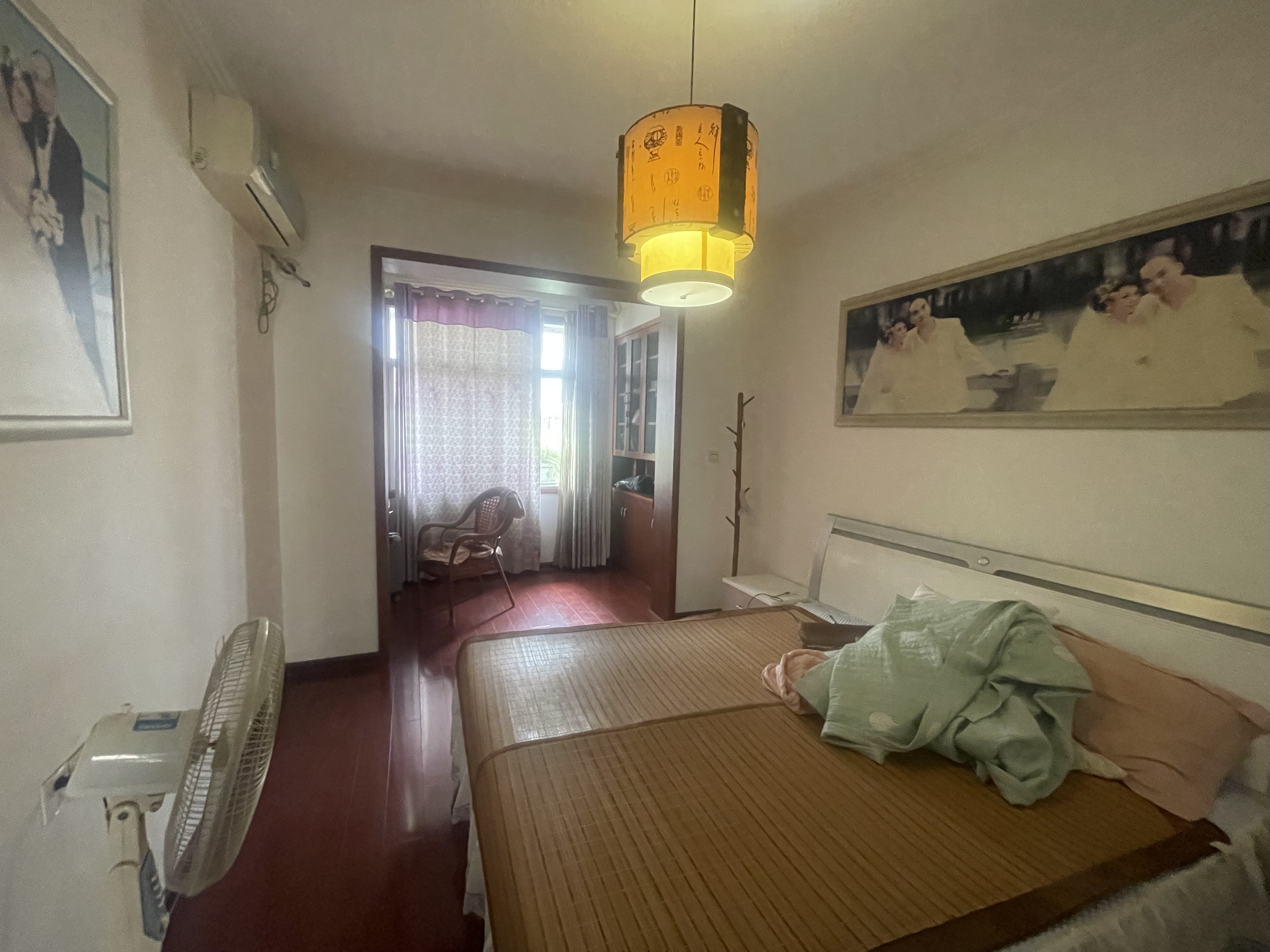 国税局家属院  4室2厅2卫    76.8万 国税局家属院  4室2厅2卫    76.8万客厅