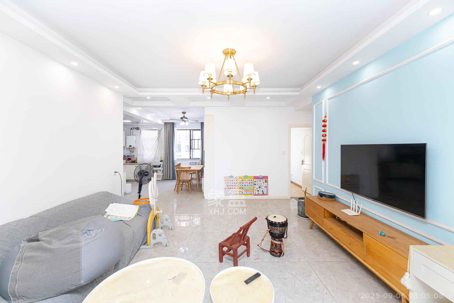 南山苏迪亚诺  4室2厅1卫    118.0万 南山苏迪亚诺  4室2厅1卫    118.0万客厅