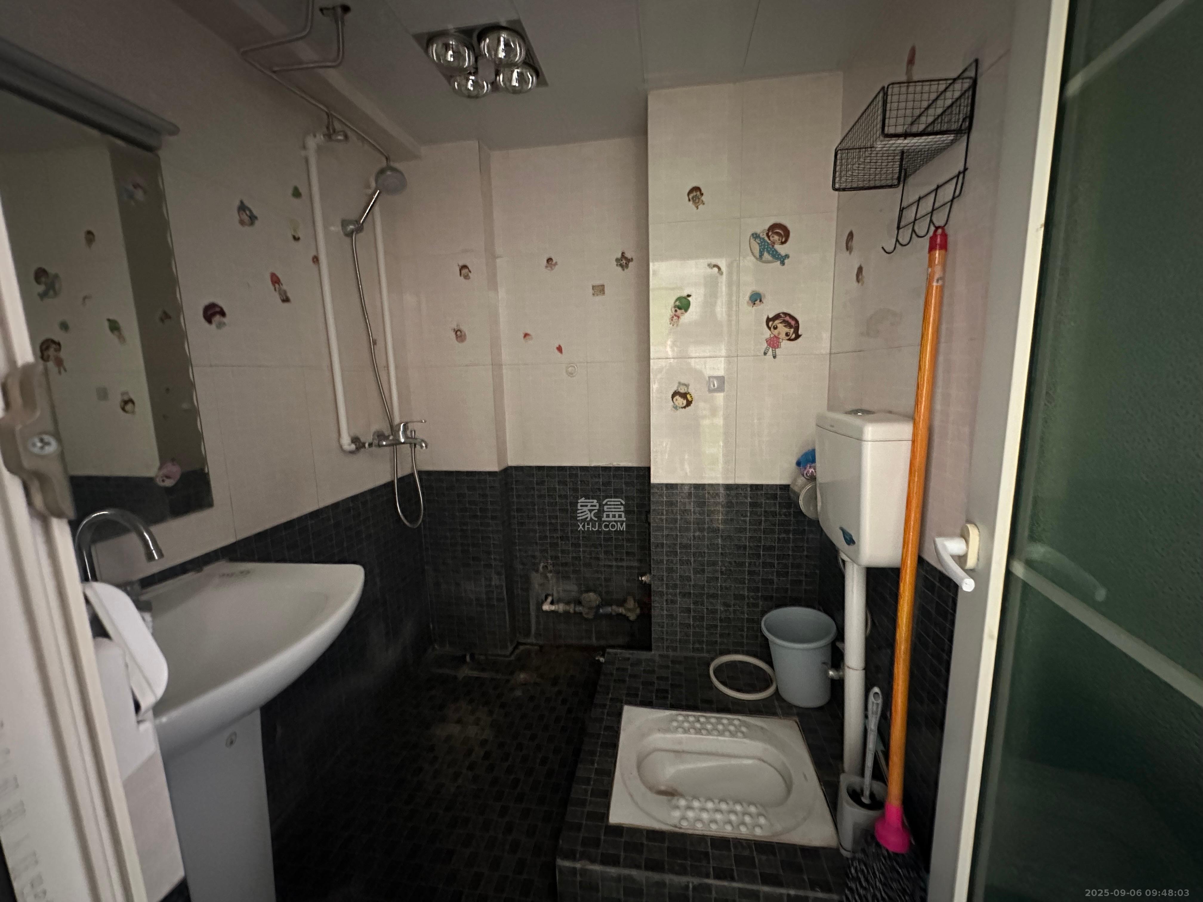 2076至高点  1室1厅1卫    1100.0元/月室内图