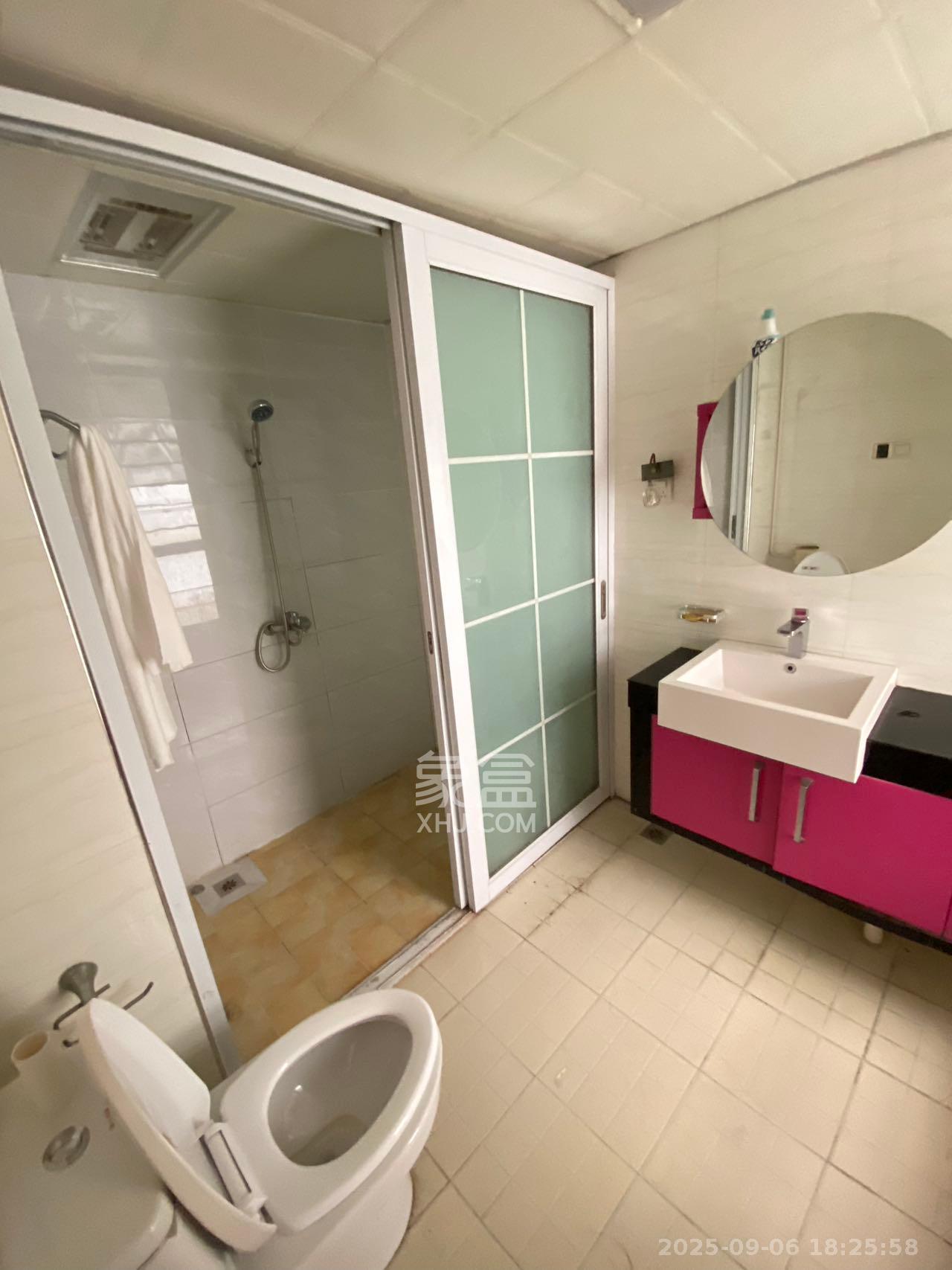 归心苑 4室2厅2卫 4400.0元/月 归心苑 4室2厅2卫 4400.0元/月室内图