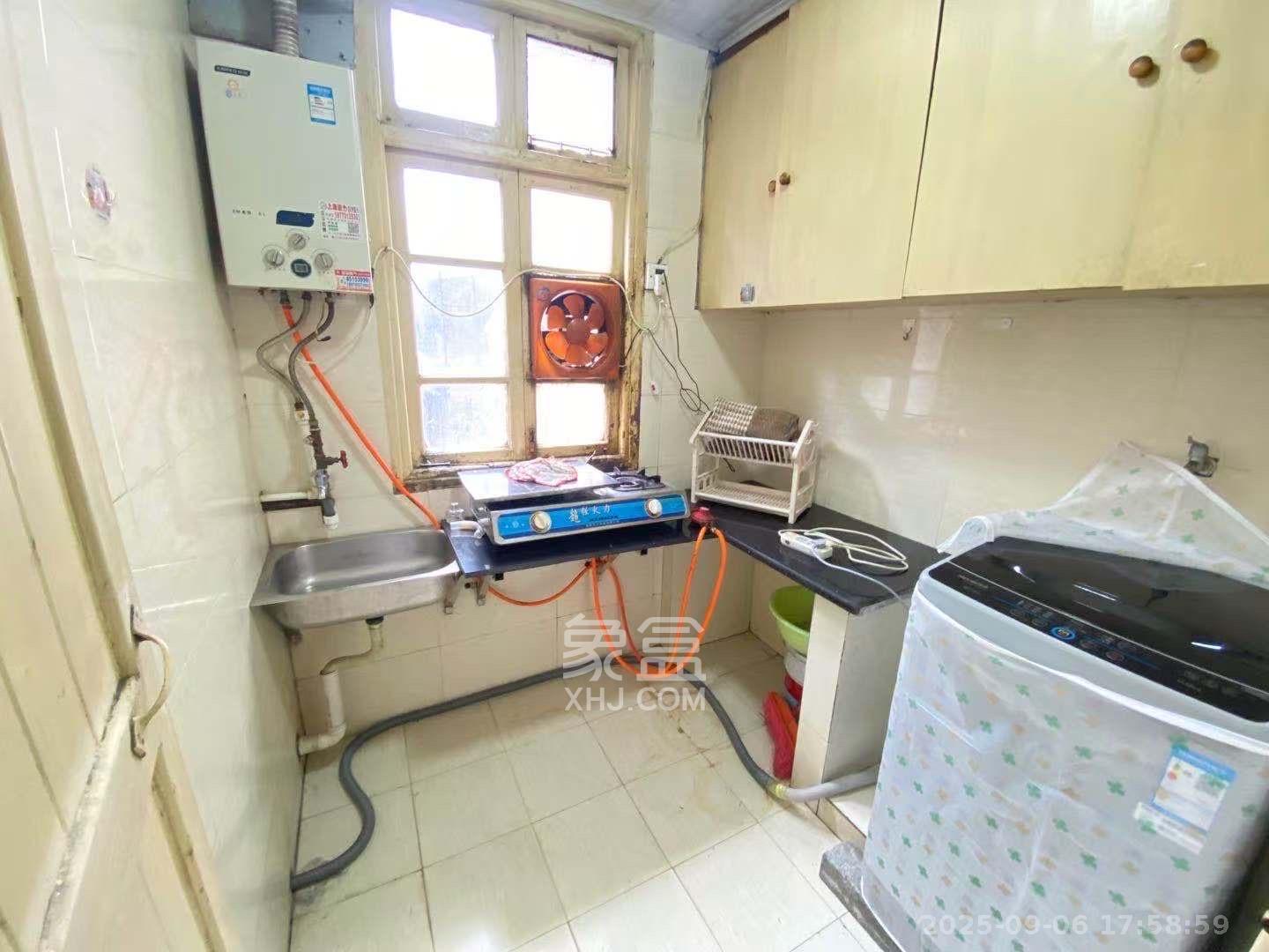 席草田散盘 1室1厅1卫 1200.0元/月 席草田散盘 1室1厅1卫 1200.0元/月室内图