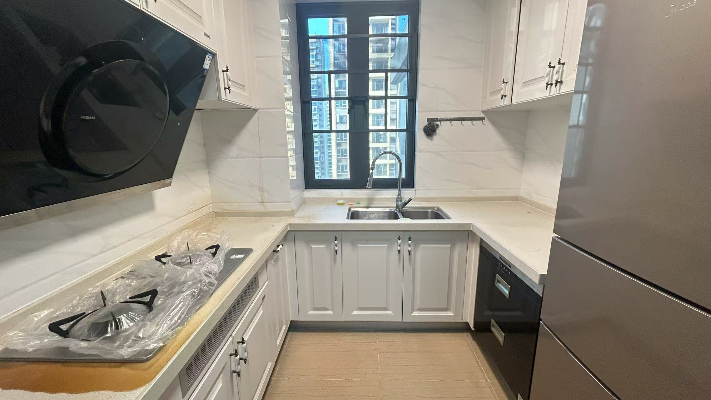 碧桂园梓山府 4室2厅2卫 2200.0元/月 碧桂园梓山府 4室2厅2卫 2200.0元/月室内图