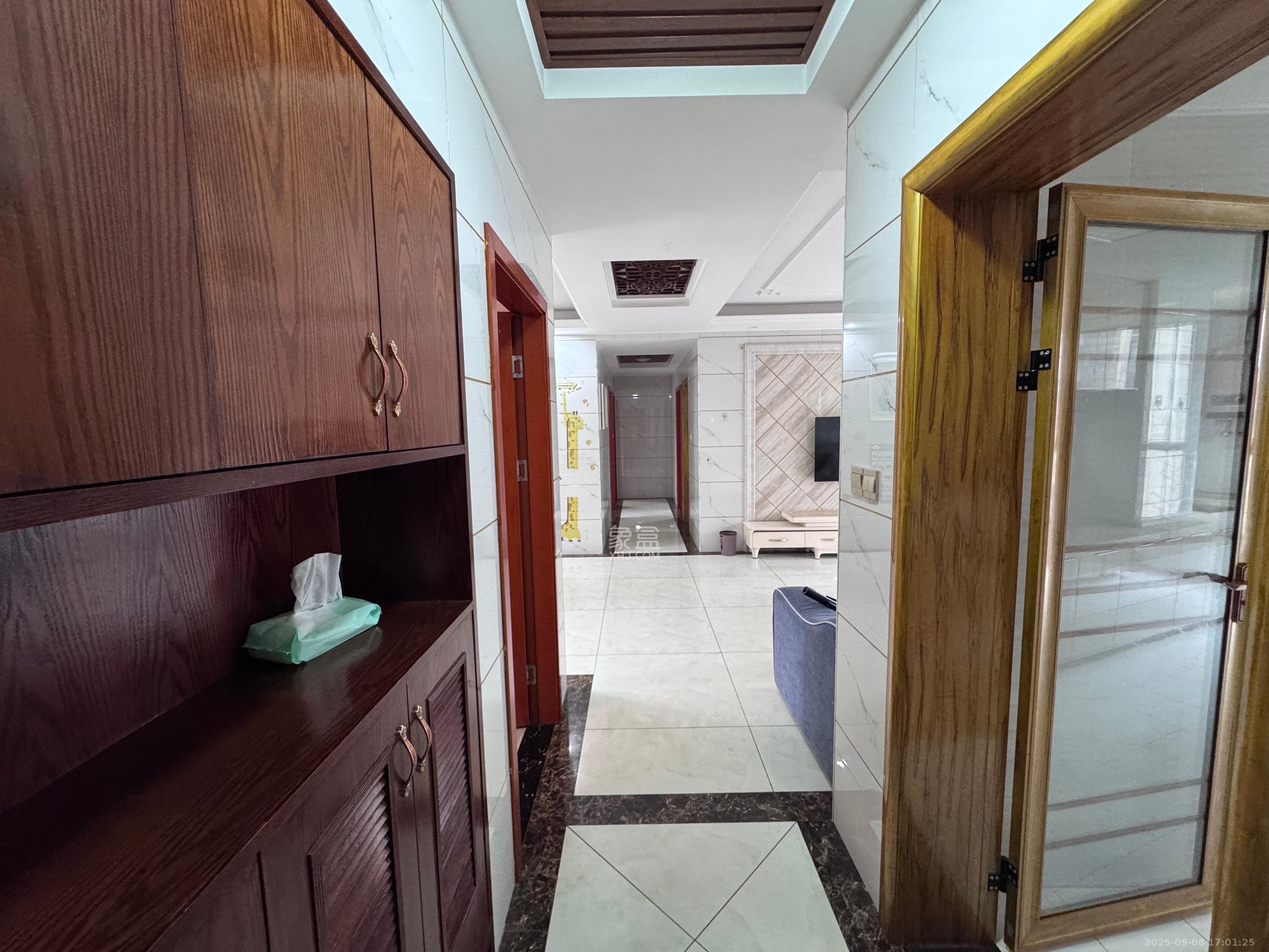 和泓梅溪四季  4室2厅2卫    3400.0元/月室内图