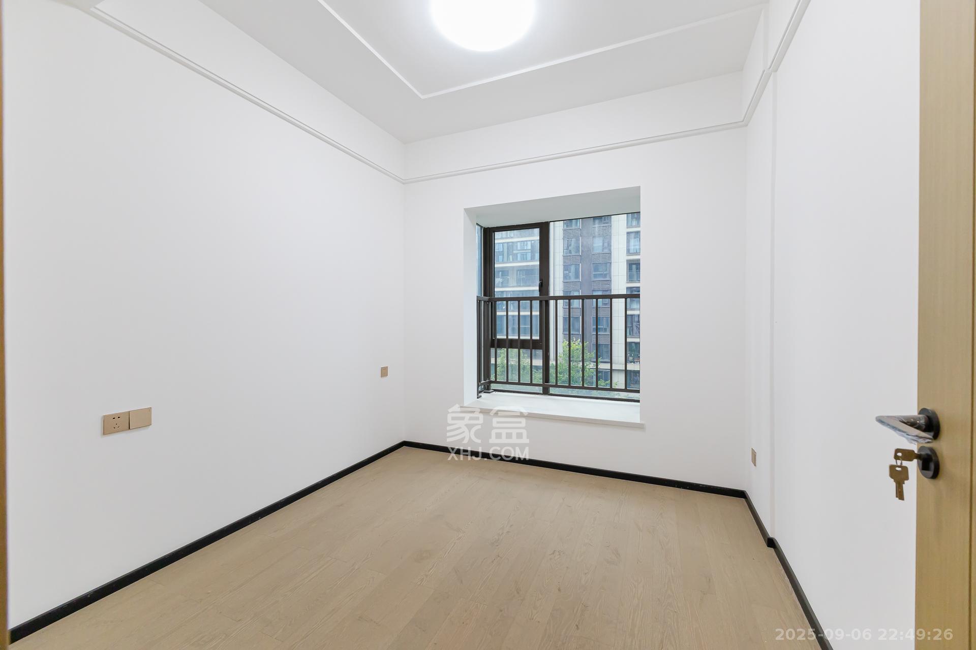 润和湘江天地天悦湾  4室2厅2卫    190.0万 润和湘江天地天悦湾  4室2厅2卫    190.0万卧室