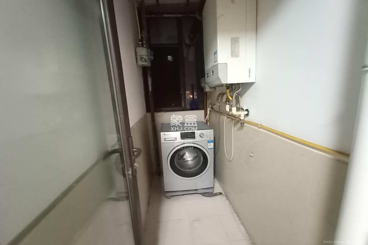 中海国际二期  3室2厅1卫    1800.0元/月 中海国际二期  3室2厅1卫    1800.0元/月室内图