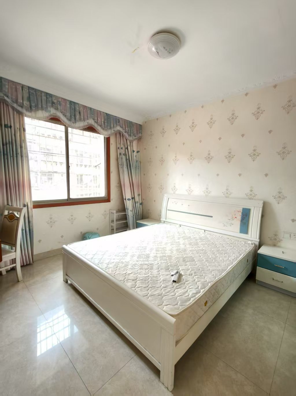 八角亭花苑 3室2厅1卫 1200.0元/月 八角亭花苑 3室2厅1卫 1200.0元/月室内图