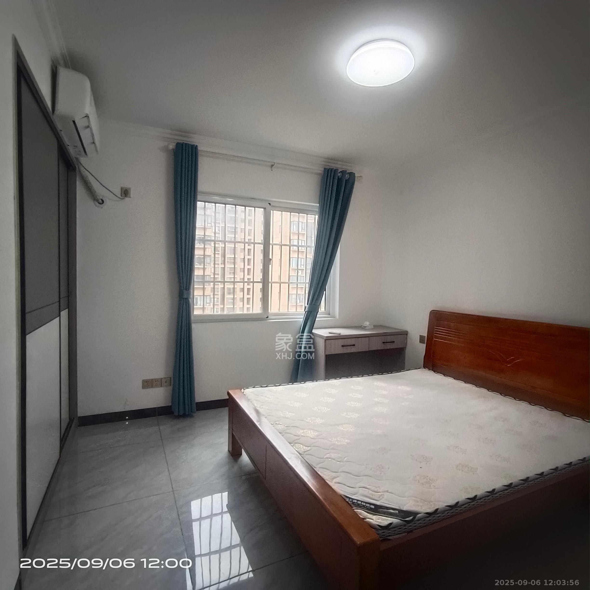 鑫天格林香山  4室2厅2卫    2000.0元/月室内图