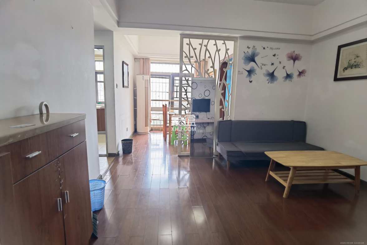 环宇天地、中海地产(中信城市广场二期)  2室2厅1卫    1500.0元/月 环宇天地、中海地产(中信城市广场二期)  2室2厅1卫    1500.0元/月室内图