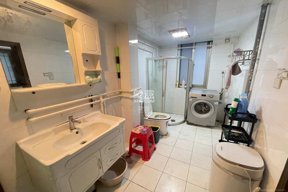 英才园二片  3室2厅2卫    2200.0元/月 英才园二片  3室2厅2卫    2200.0元/月室内图