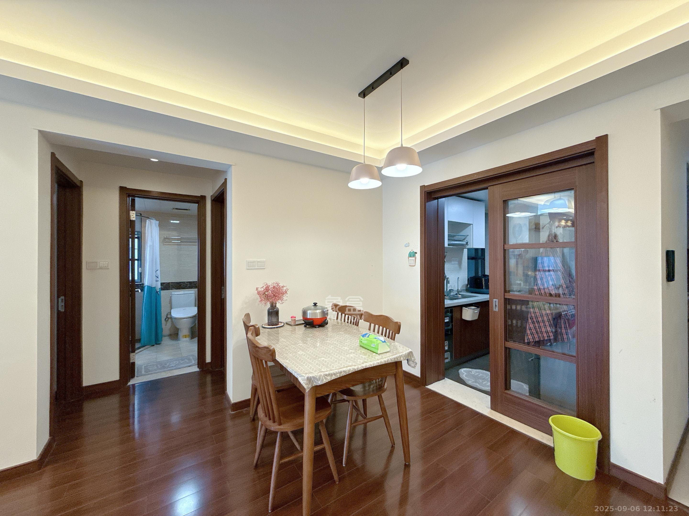 万科里金域滨江  3室2厅1卫    3800.0元/月室内图