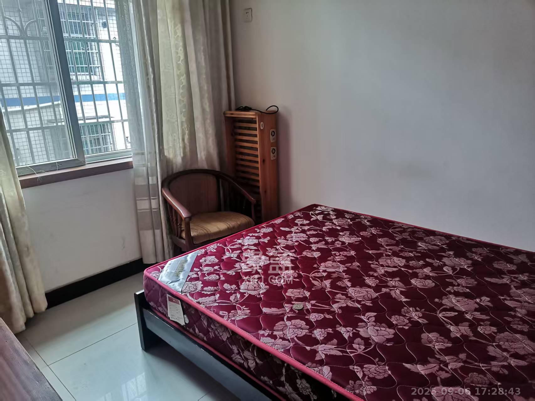 泉塘小区 3室2厅2卫 1300.0元/月 泉塘小区 3室2厅2卫 1300.0元/月室内图