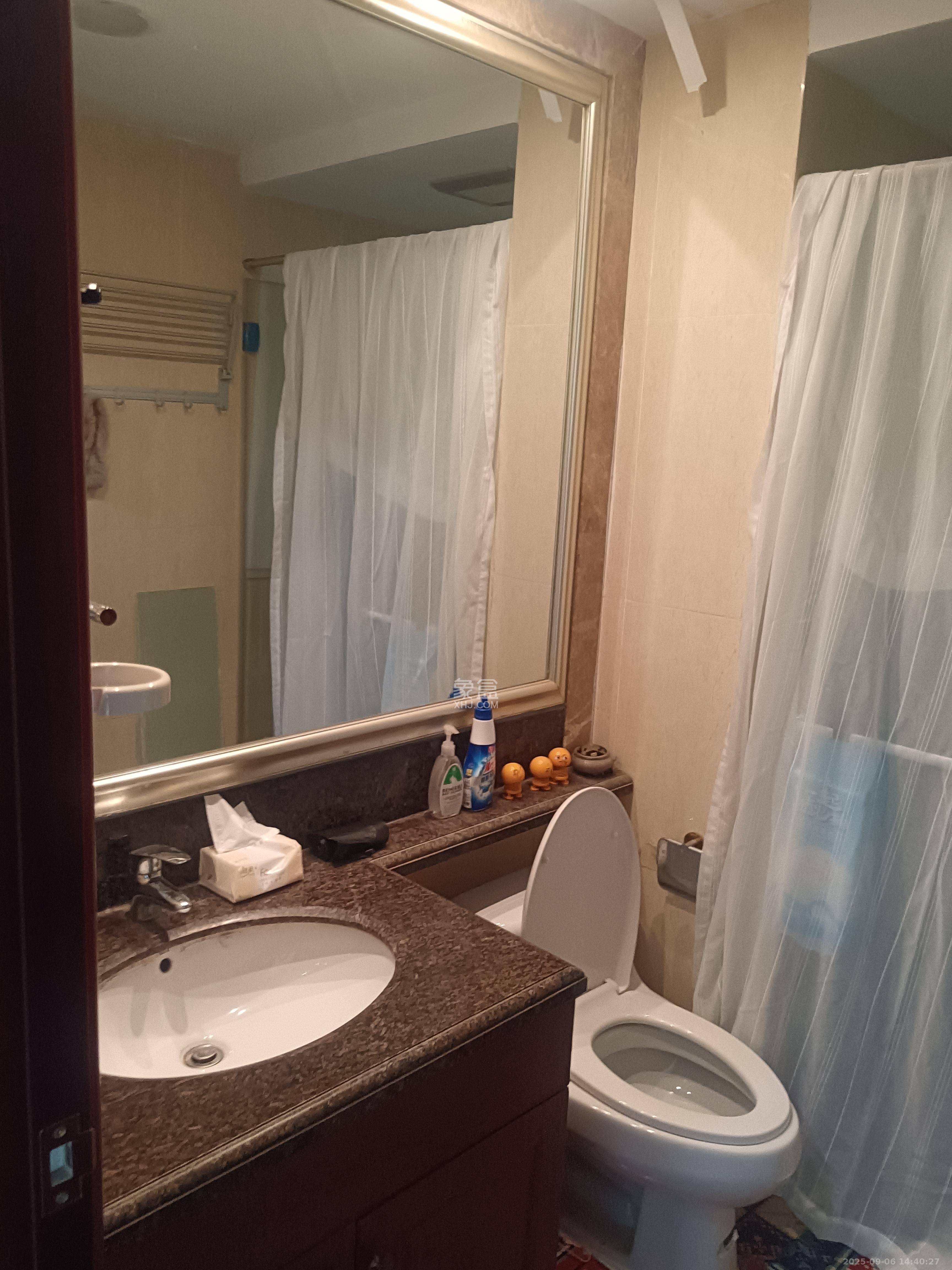 恒大雅苑  3室2厅2卫    2400.0元/月室内图