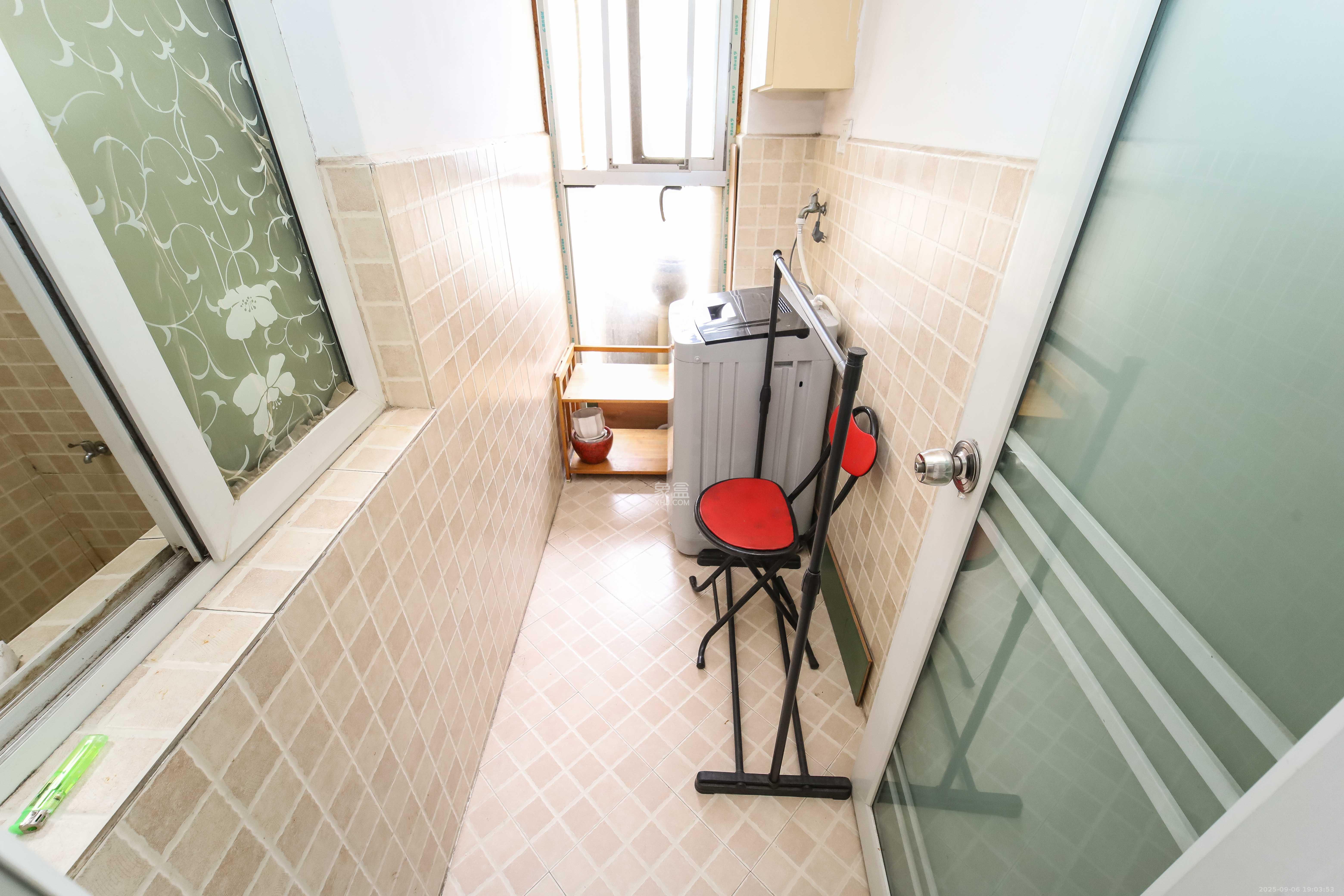 汇都公寓 1室1厅1卫 39.9万 汇都公寓 1室1厅1卫 39.9万阳台