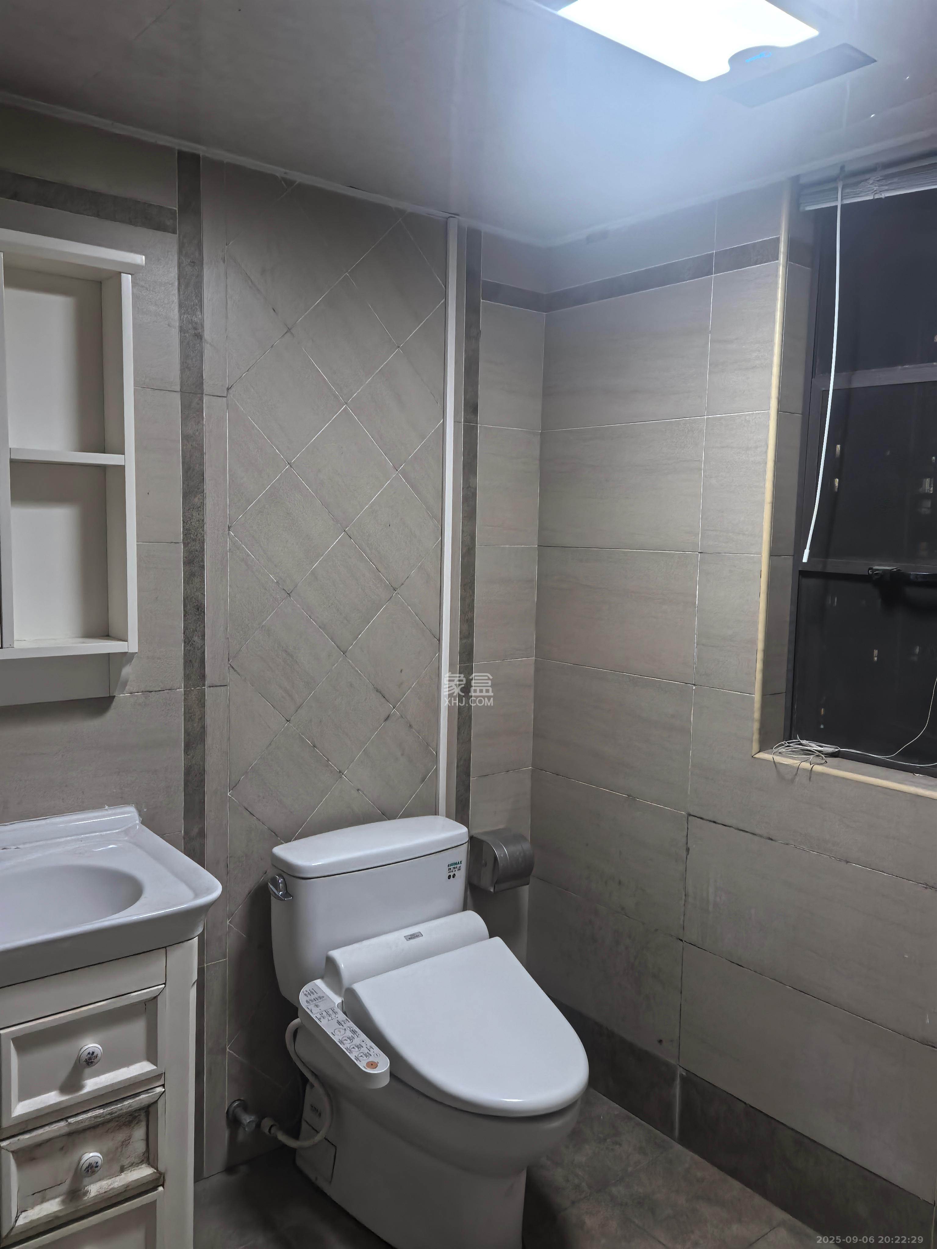 华润橡树湾 1室2厅2卫 3200.0元/月 华润橡树湾 1室2厅2卫 3200.0元/月室内图