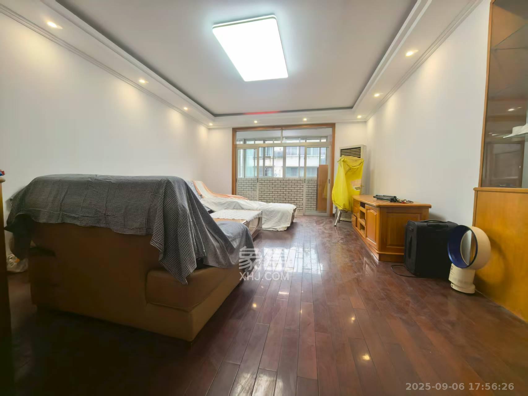 金科园  4室2厅2卫    3000.0元/月 金科园  4室2厅2卫    3000.0元/月室内图