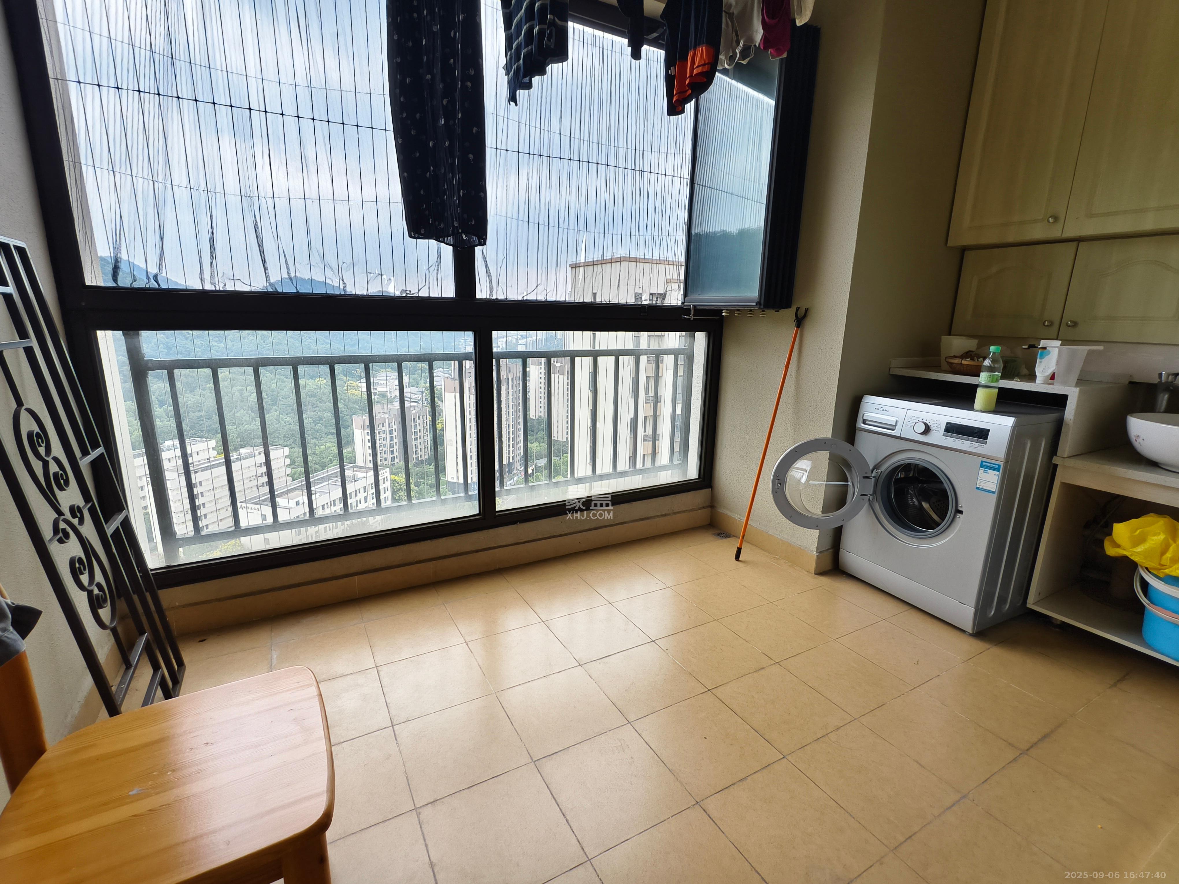 万科里梅溪郡 3室2厅1卫 3380.0元/月 万科里梅溪郡 3室2厅1卫 3380.0元/月室内图