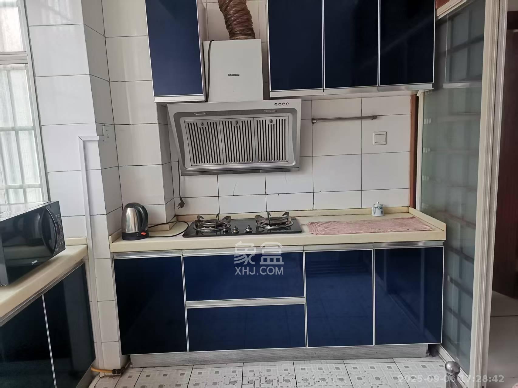 泉塘小区 3室2厅2卫 1300.0元/月 泉塘小区 3室2厅2卫 1300.0元/月室内图