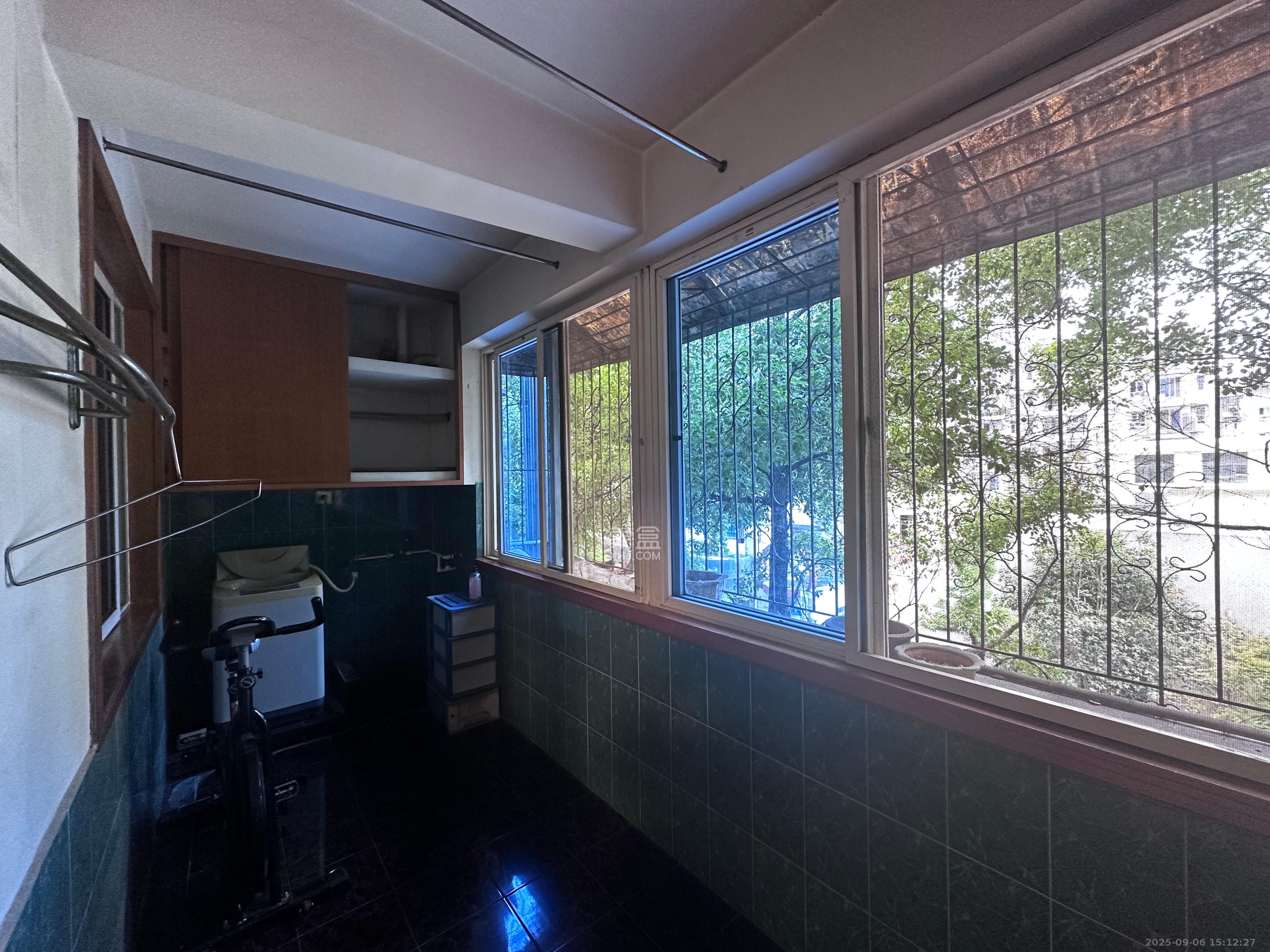 省旅游局宿舍 2室2厅2卫 1808.0元/月 省旅游局宿舍 2室2厅2卫 1808.0元/月室内图