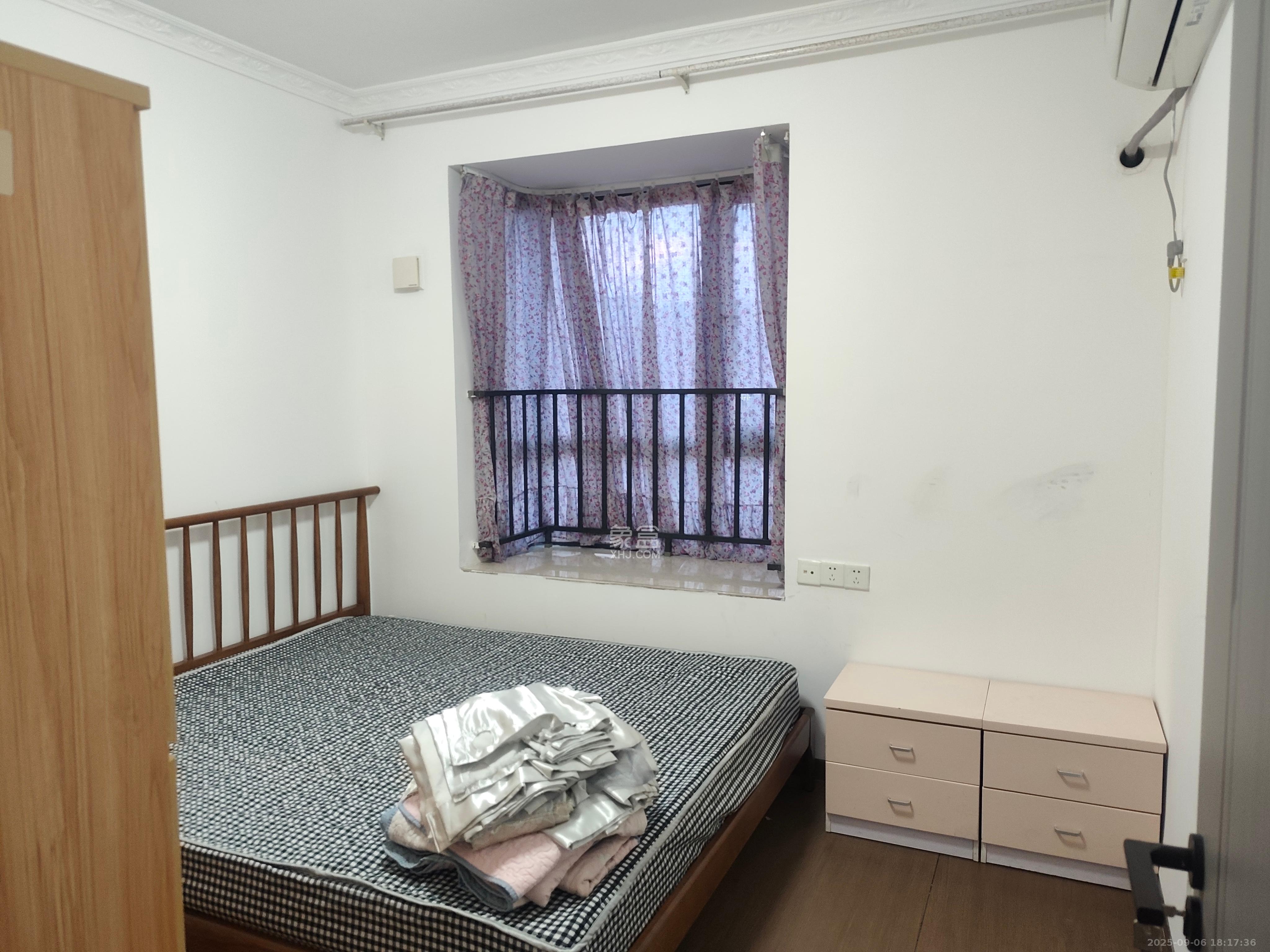 华悦城 2室2厅1卫 2400.0元/月 华悦城 2室2厅1卫 2400.0元/月室内图