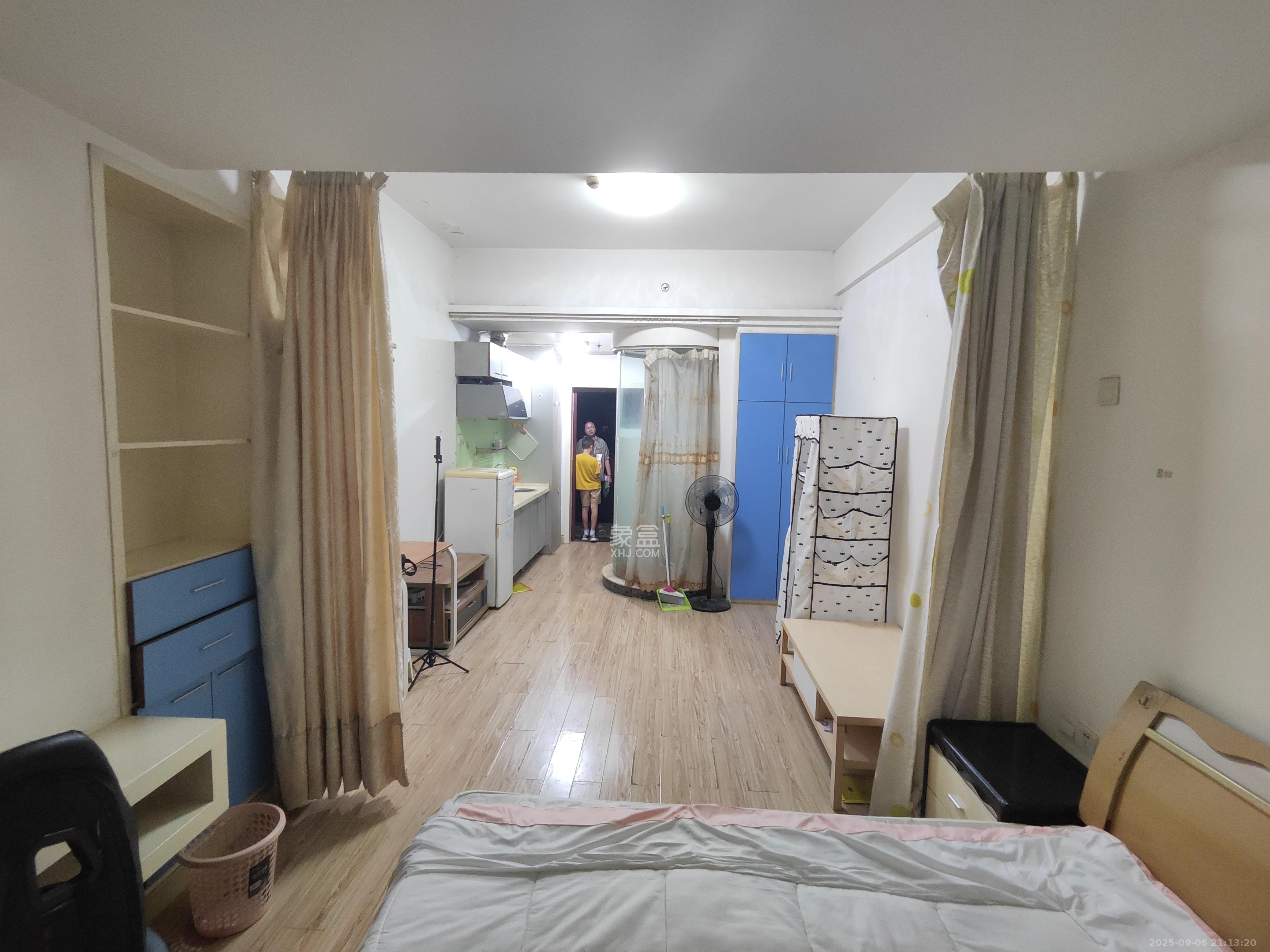 豪菲斯国际公寓(缤纷一季)  1室1厅1卫    1000.0元/月 豪菲斯国际公寓(缤纷一季)  1室1厅1卫    1000.0元/月室内图