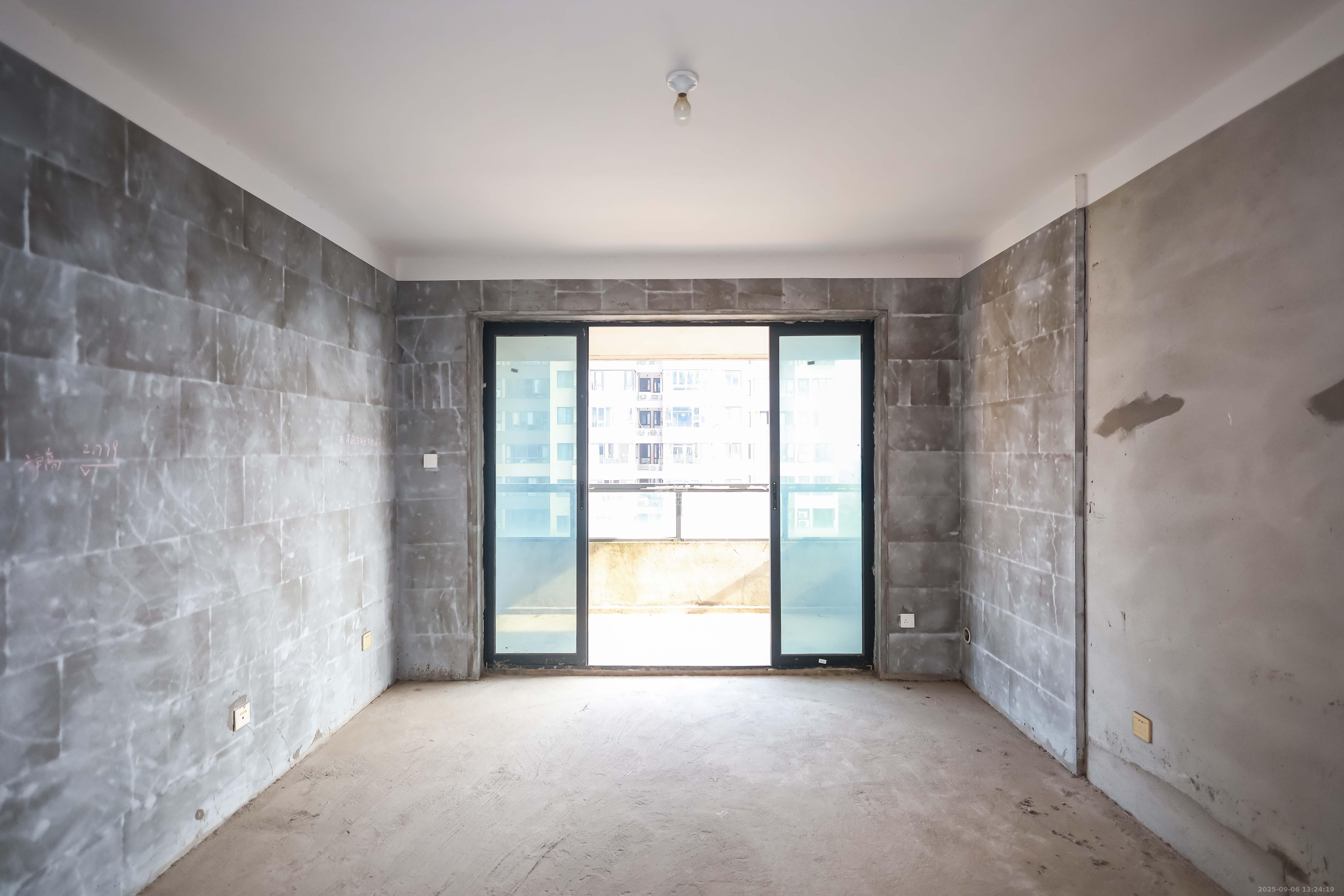 长房云时代 4室2厅2卫 115.0万 长房云时代 4室2厅2卫 115.0万客厅