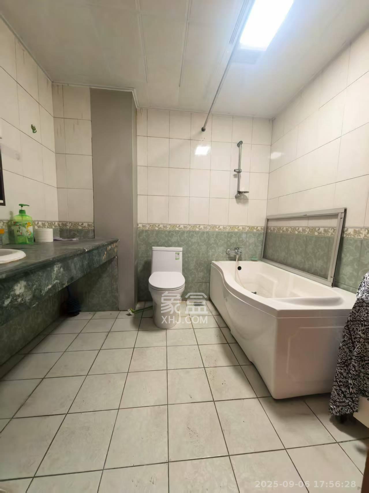 金科园  4室2厅2卫    3000.0元/月 金科园  4室2厅2卫    3000.0元/月室内图