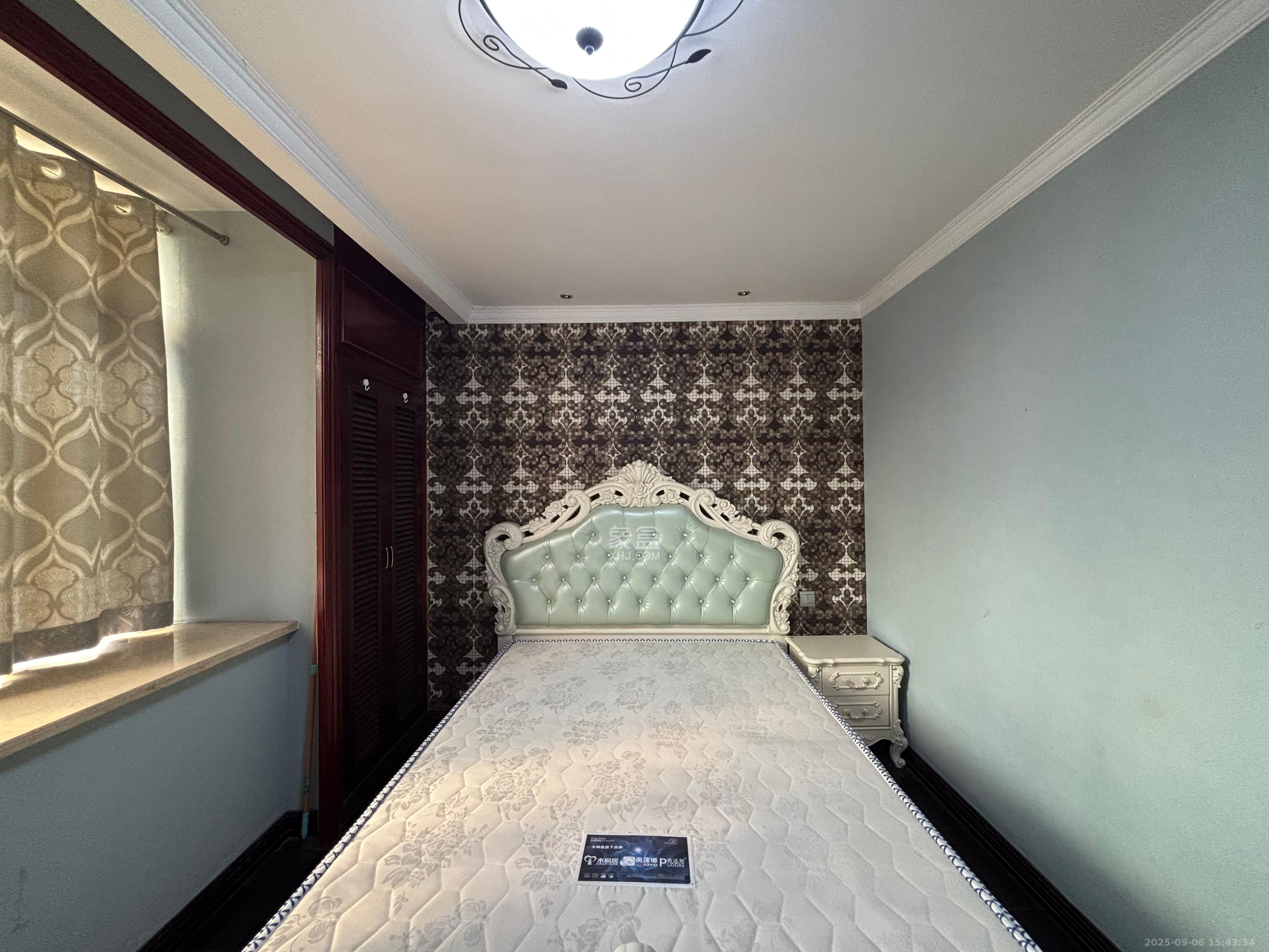 沁园春御院  1室1厅1卫    1800.0元/月室内图