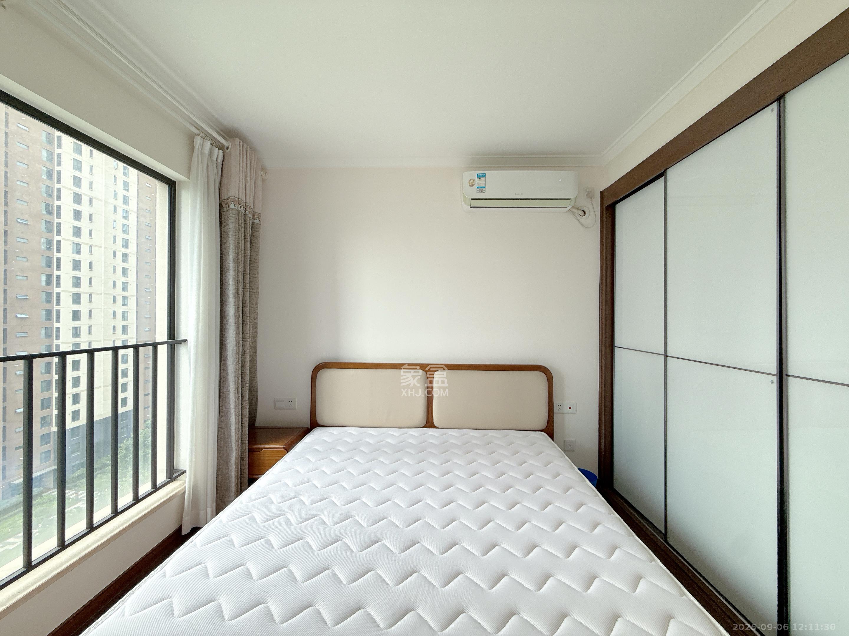 万科里金域滨江  3室2厅1卫    3800.0元/月室内图