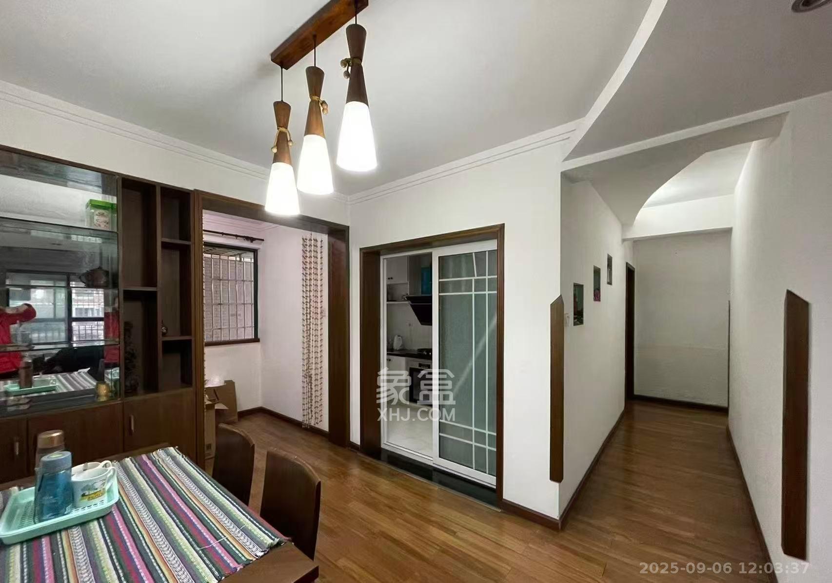 盛世康城 3室2厅2卫 1800.0元/月 盛世康城 3室2厅2卫 1800.0元/月室内图