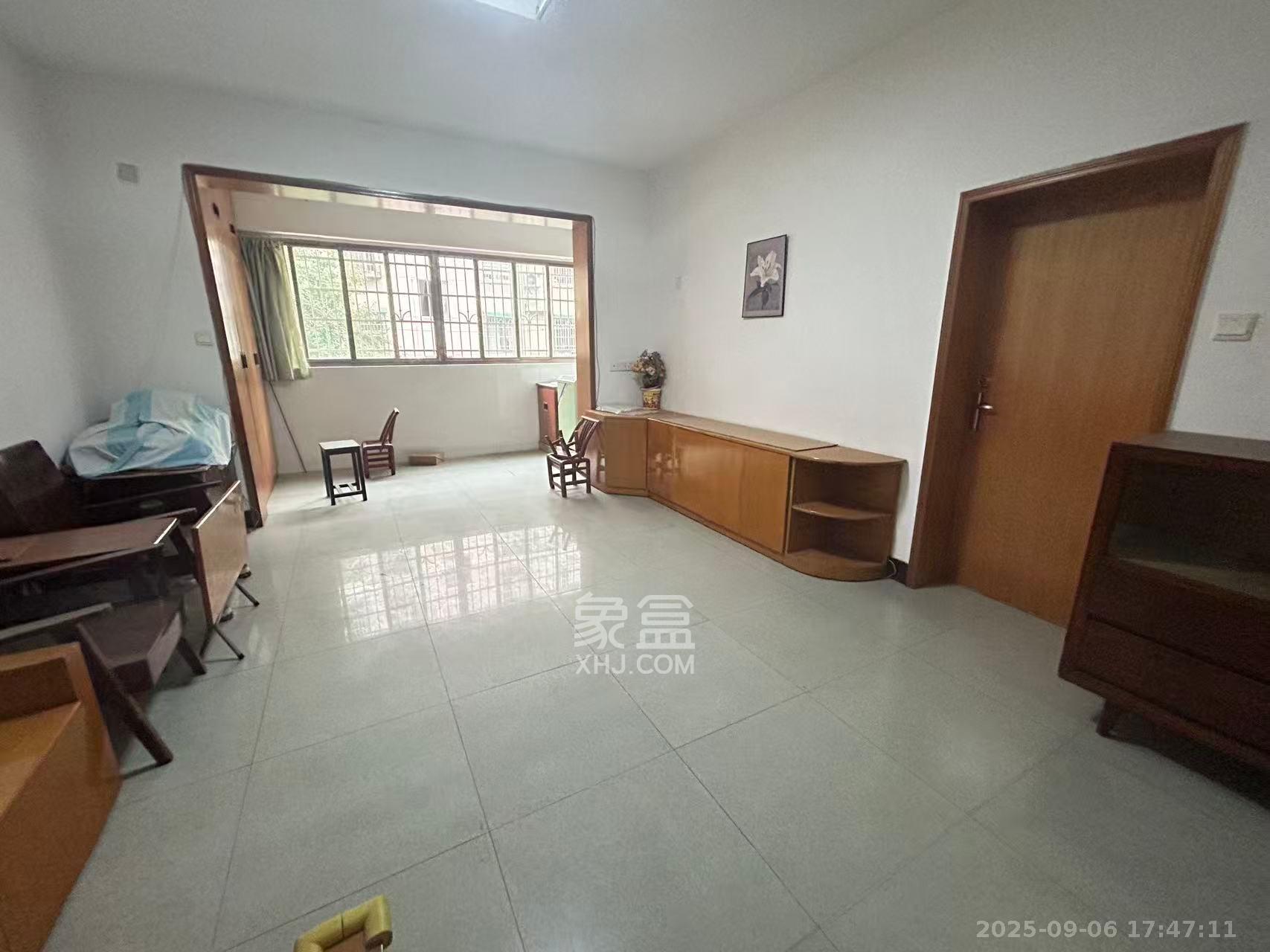 三湘小区 2室2厅1卫 1400.0元/月 三湘小区 2室2厅1卫 1400.0元/月室内图