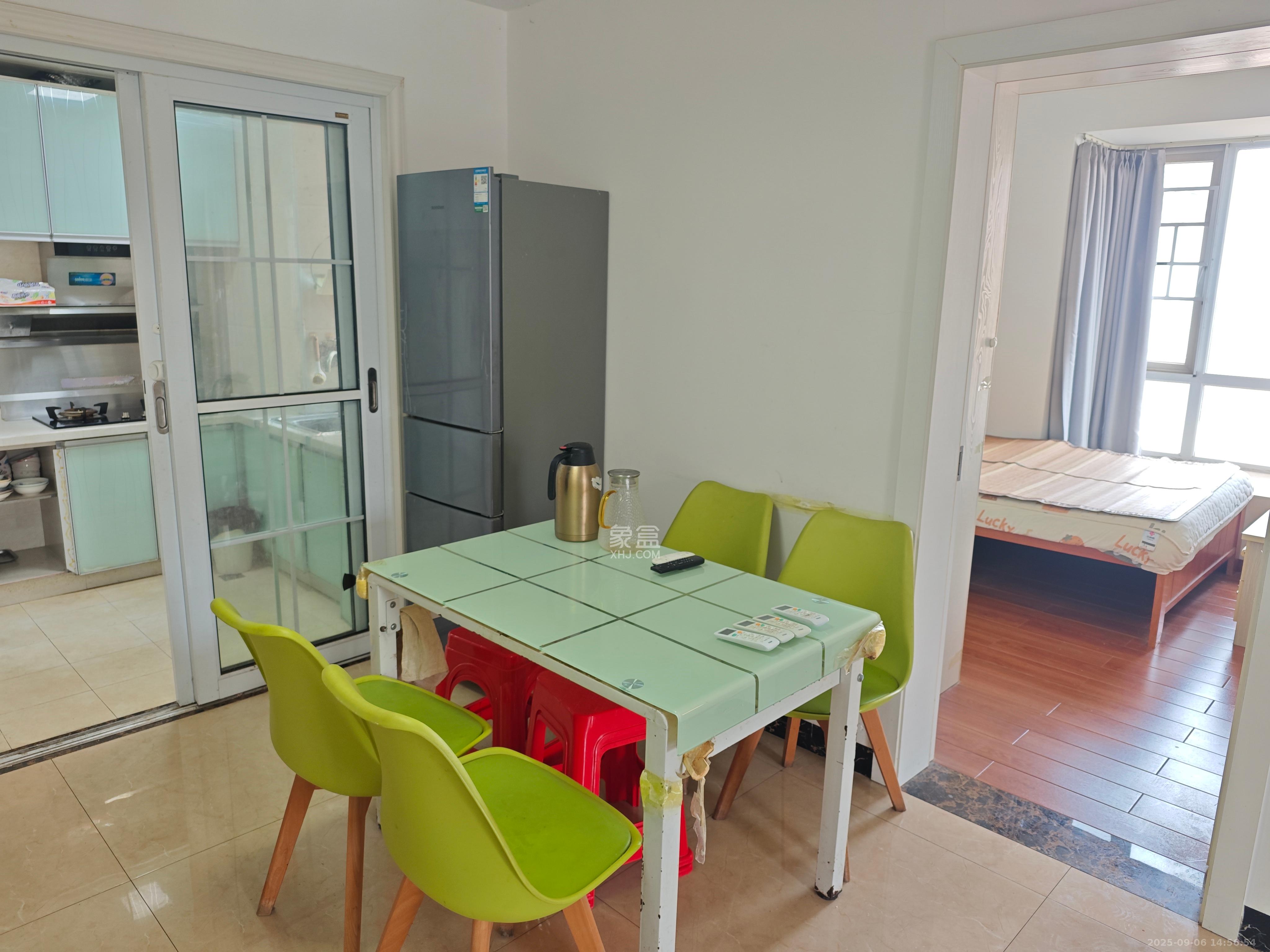 丽发新城 2室2厅1卫 1650.0元/月 丽发新城 2室2厅1卫 1650.0元/月室内图