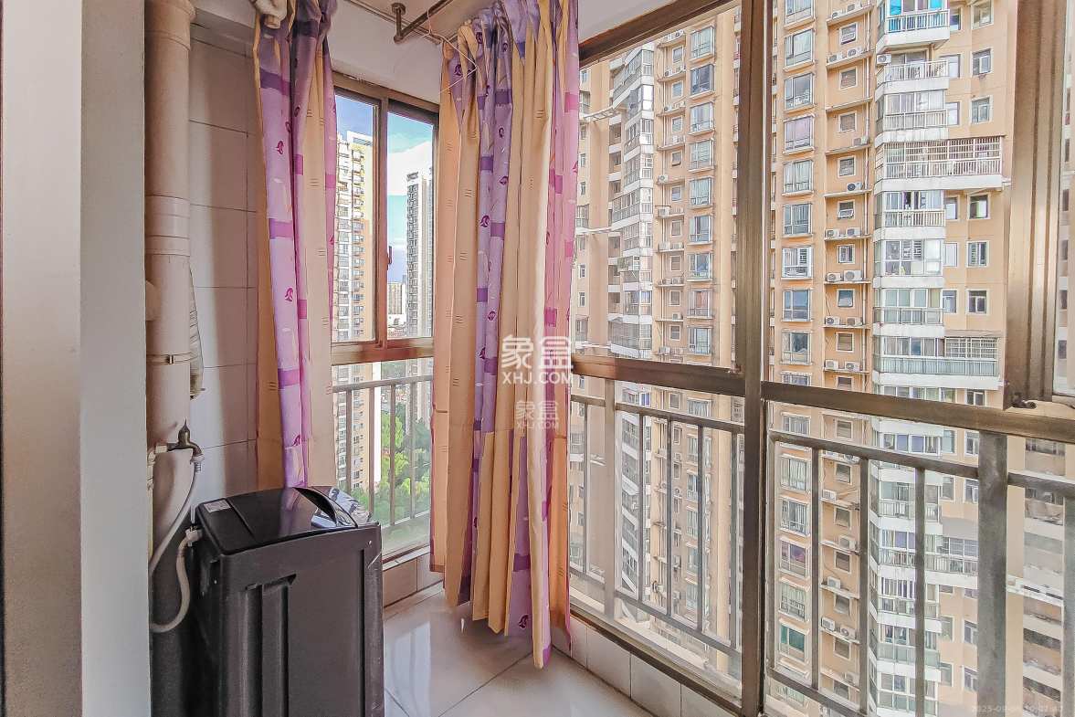 凯通国际城(凯通朝庭)  2室1厅1卫    56.0万 凯通国际城(凯通朝庭)  2室1厅1卫    56.0万阳台